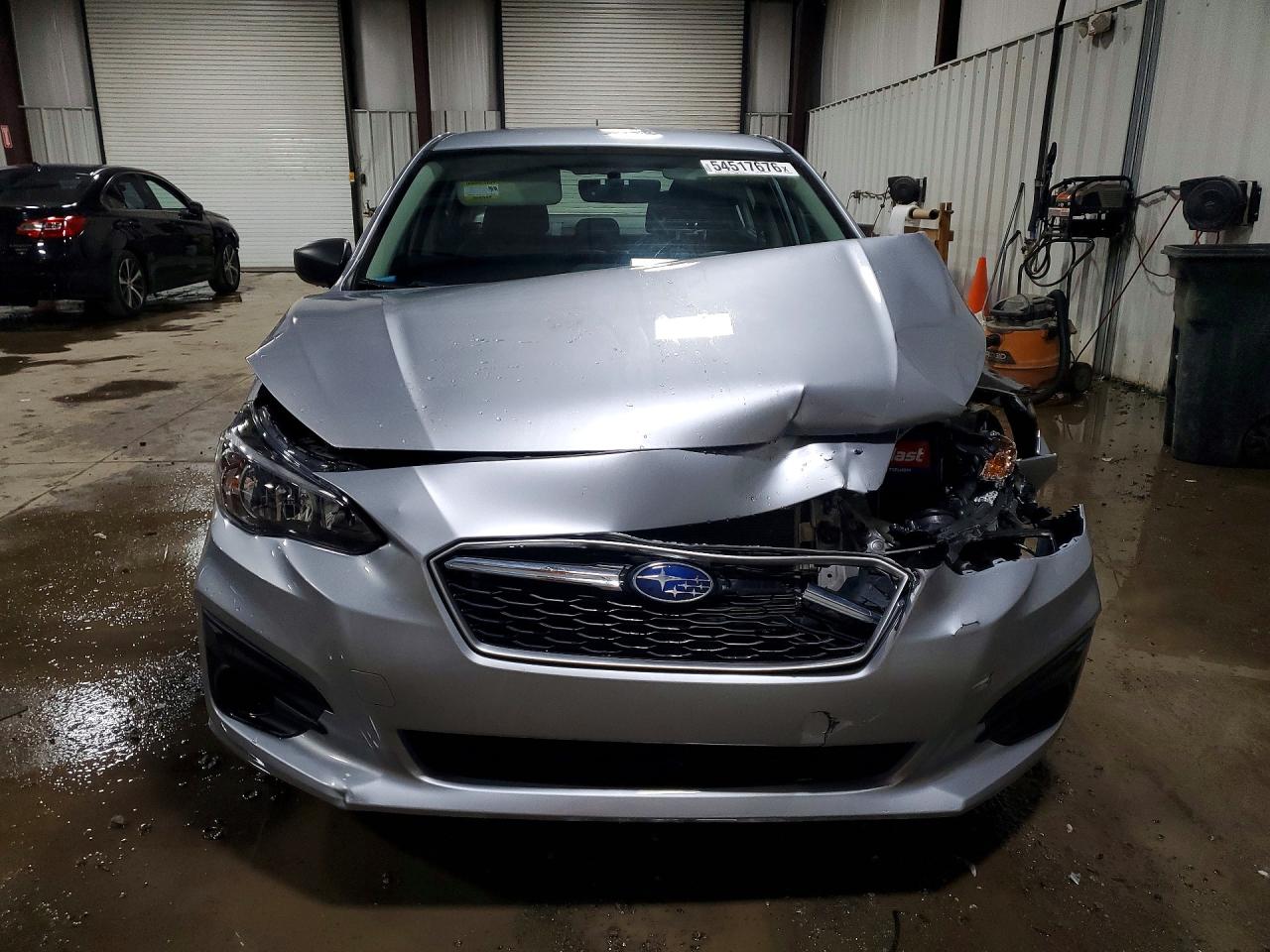 2018 Subaru Impreza Silver vin: 4S3GKAA69J3612876