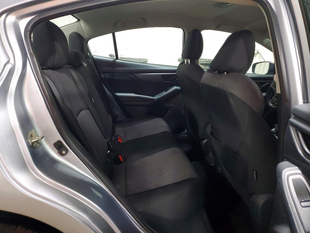 2018 Subaru Impreza Silver vin: 4S3GKAA69J3612876