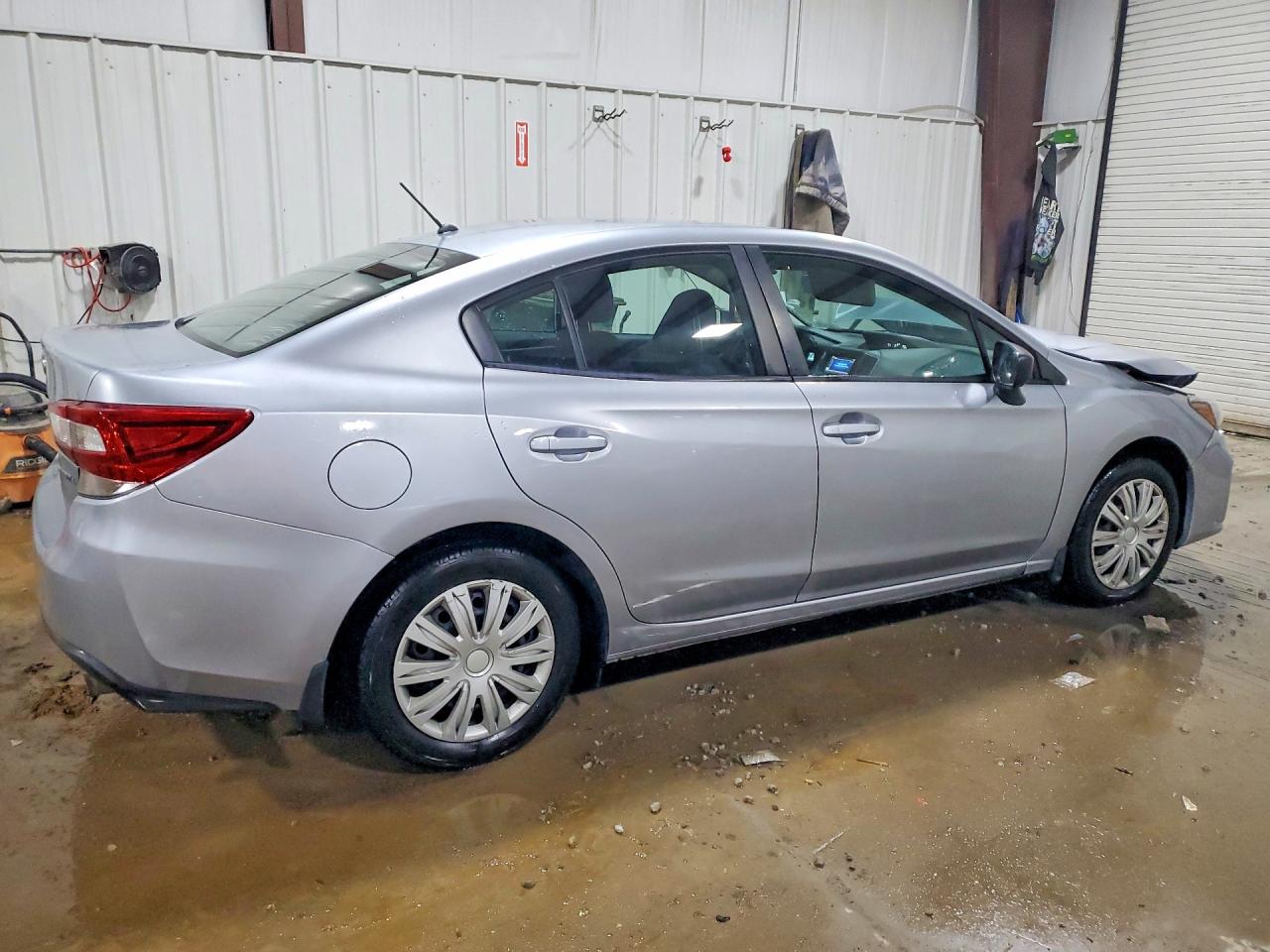 2018 Subaru Impreza Silver vin: 4S3GKAA69J3612876