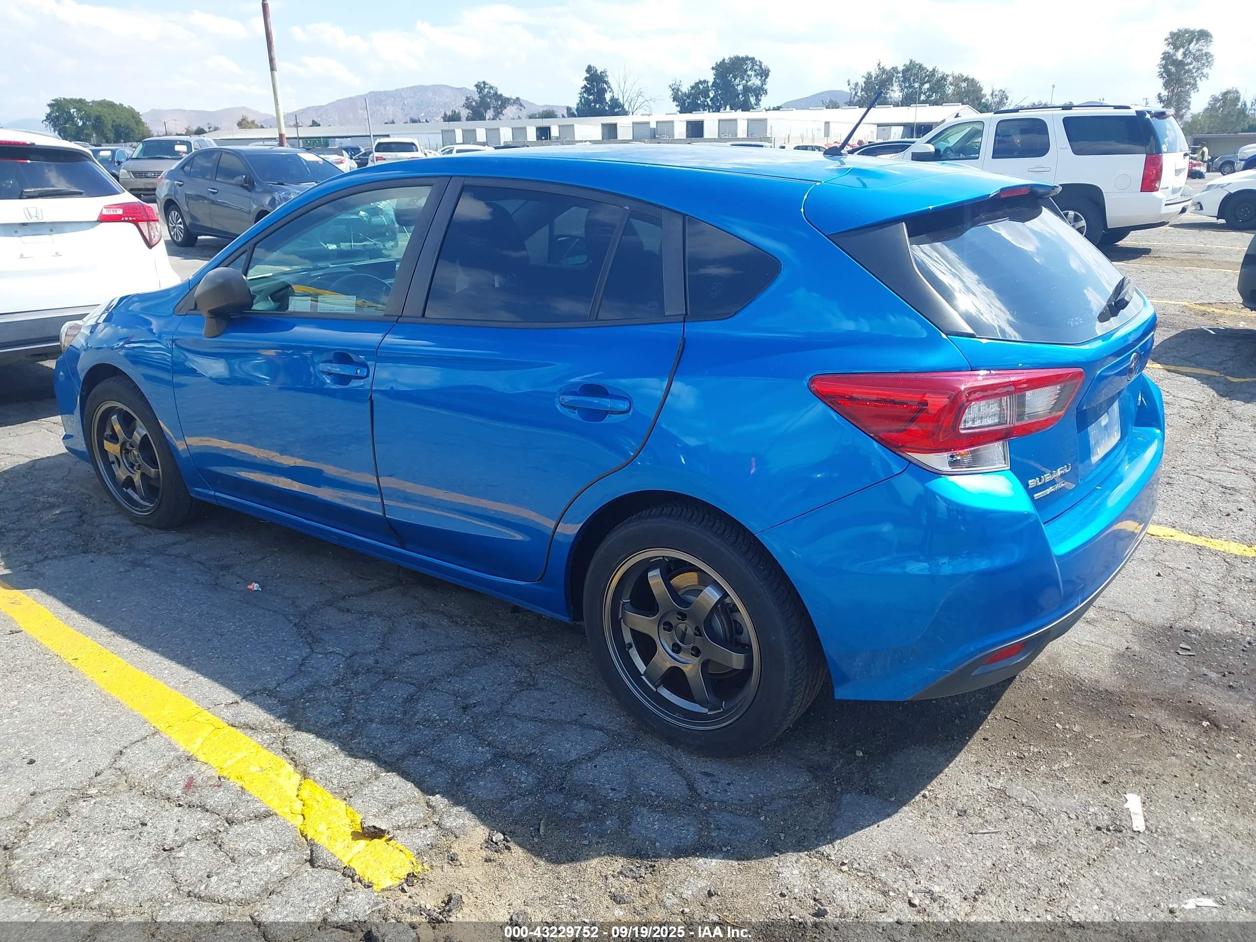 2020 Subaru Impreza 5-door Синий vin: 4S3GTAA60L1729824