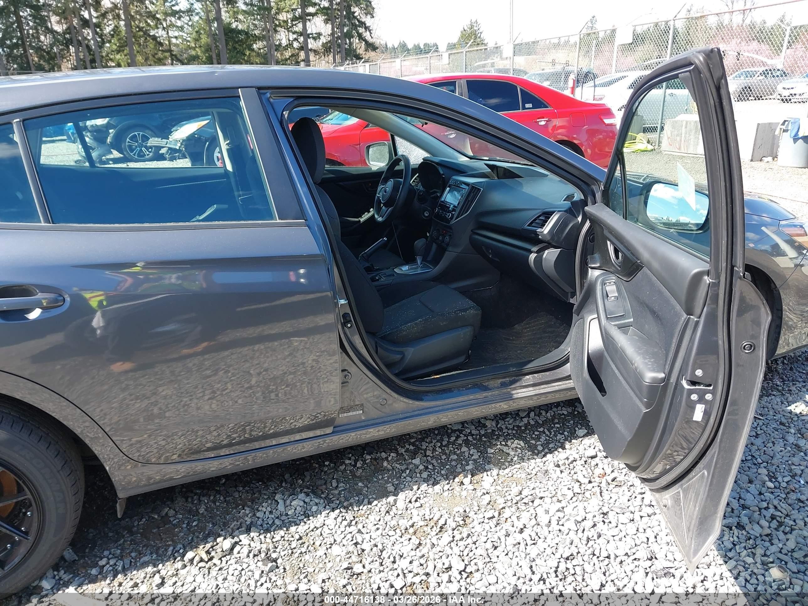 2018 Subaru Impreza 2.0i Gray vin: 4S3GTAA64J3749415