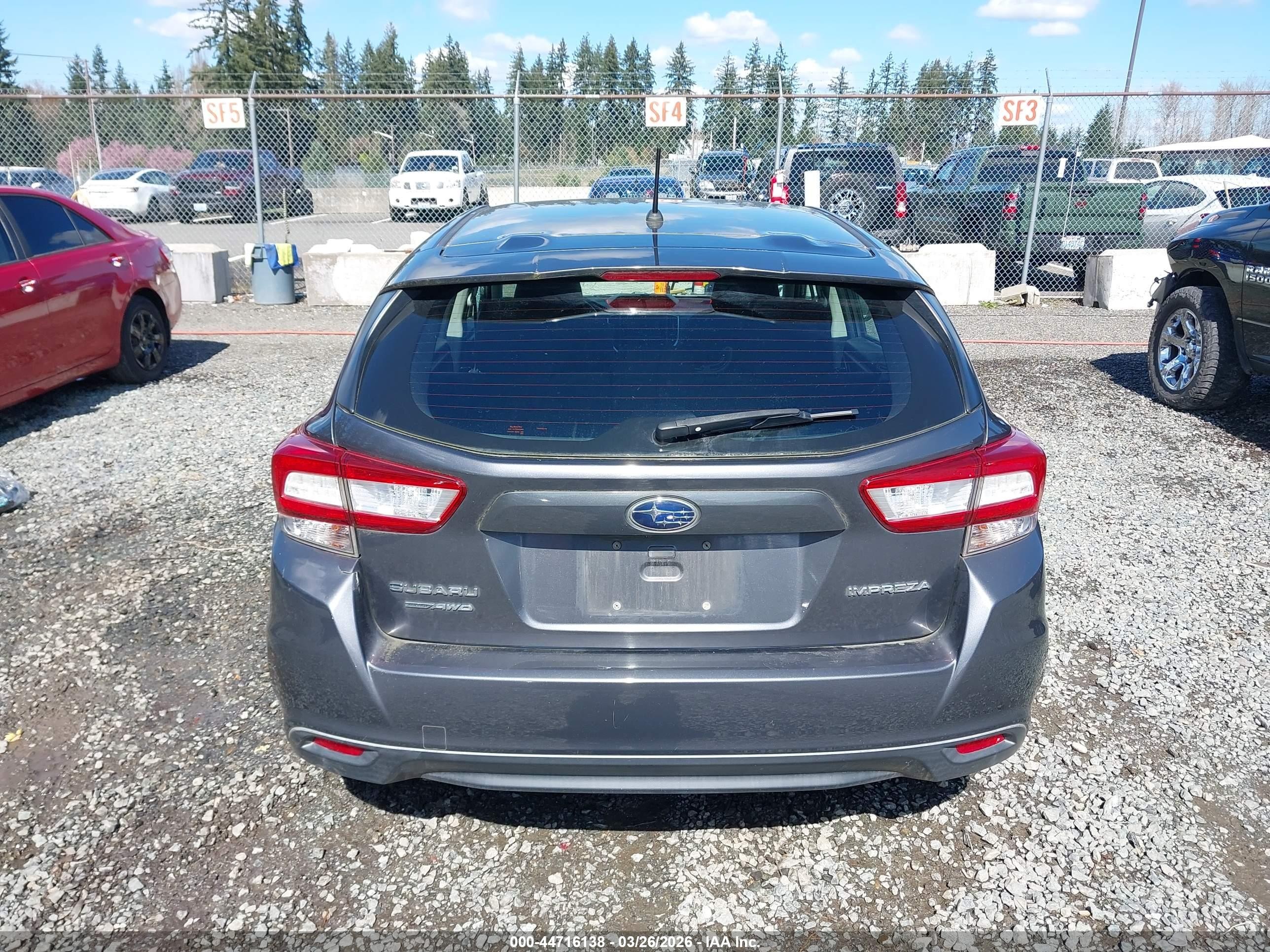 2018 Subaru Impreza 2.0i Gray vin: 4S3GTAA64J3749415