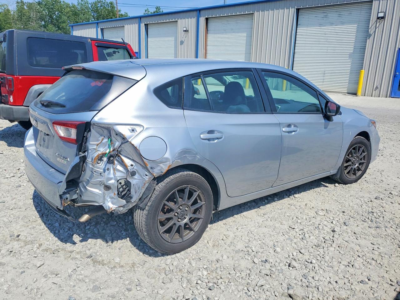 2017 Subaru Impreza Silver vin: 4S3GTAA65H3711282