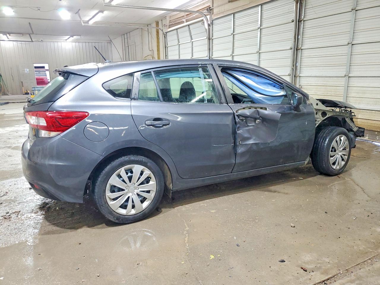2018 Subaru Impreza Серый vin: 4S3GTAA65J3737127