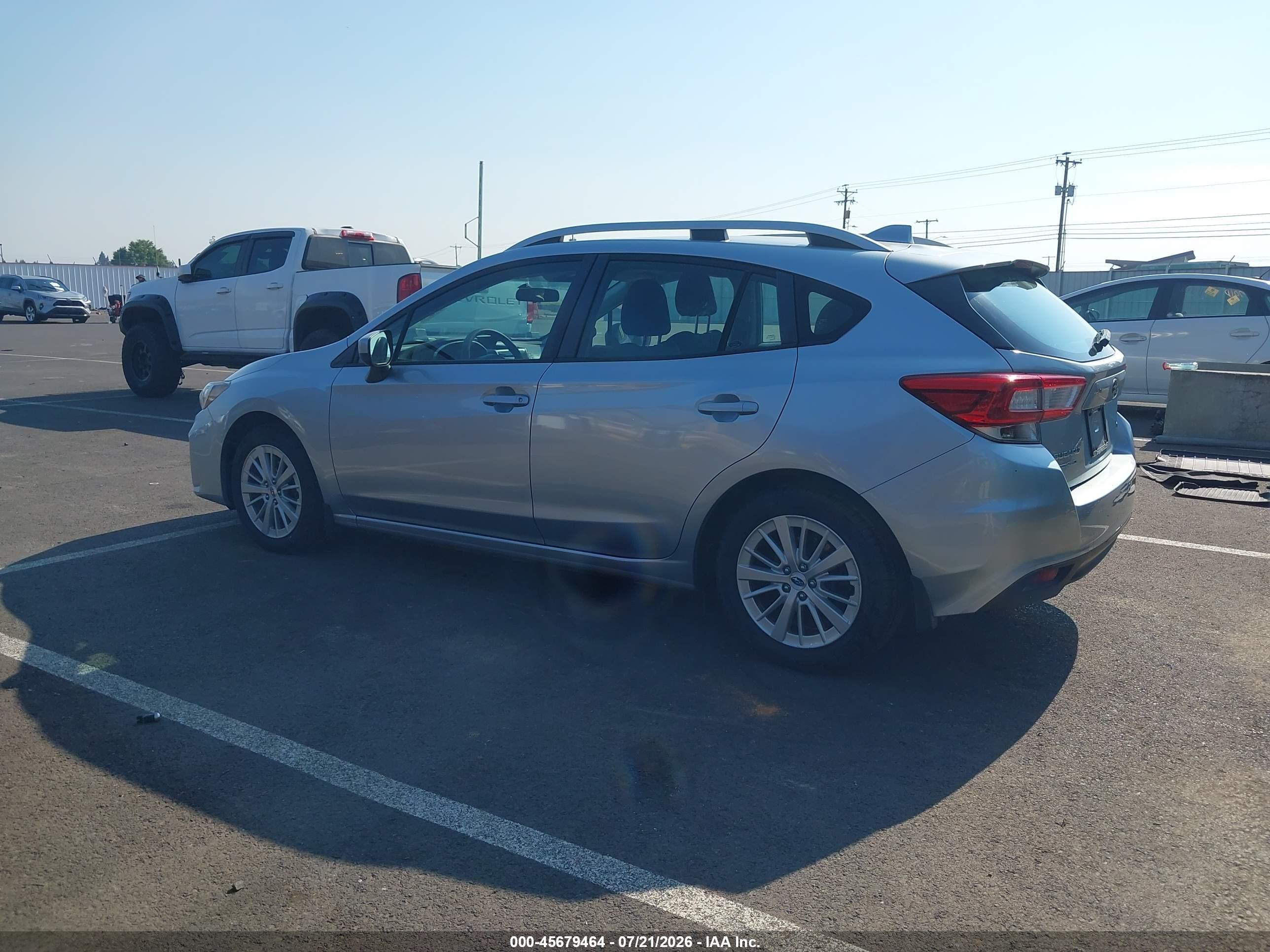 2018 Subaru Impreza 2.0i Premium Silver vin: 4S3GTAB62J3750772