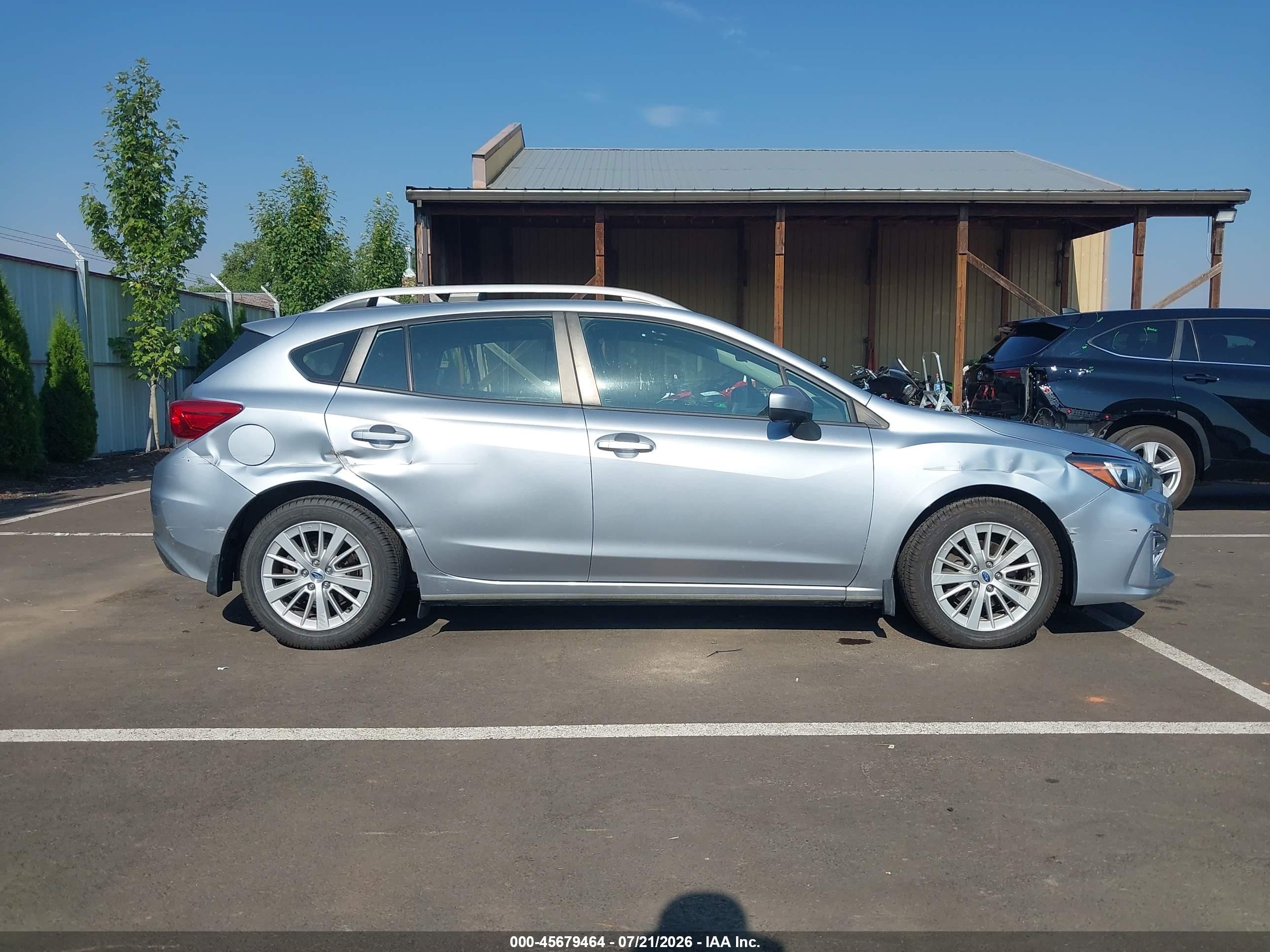 2018 Subaru Impreza 2.0i Premium Silver vin: 4S3GTAB62J3750772