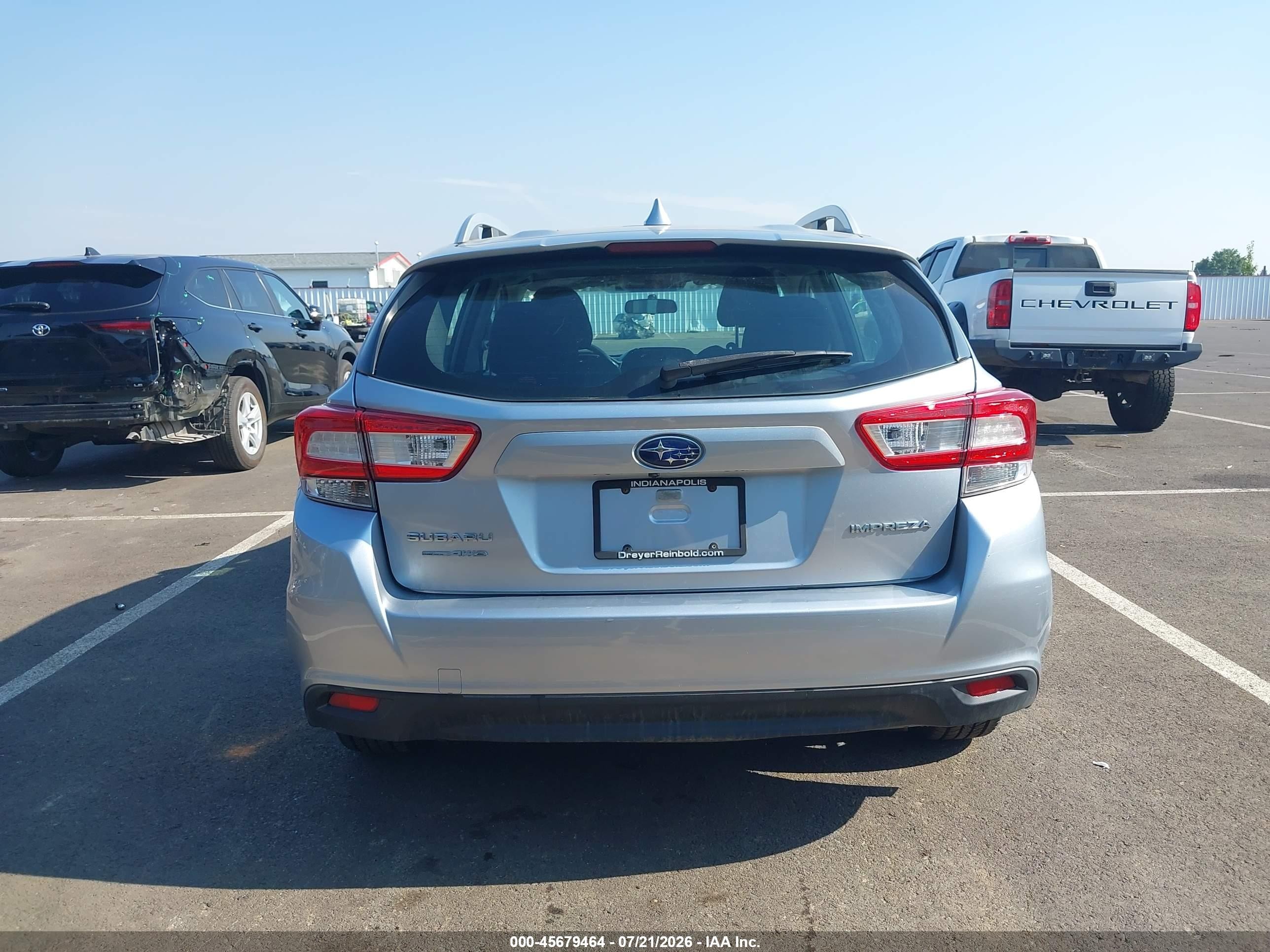 2018 Subaru Impreza 2.0i Premium Silver vin: 4S3GTAB62J3750772