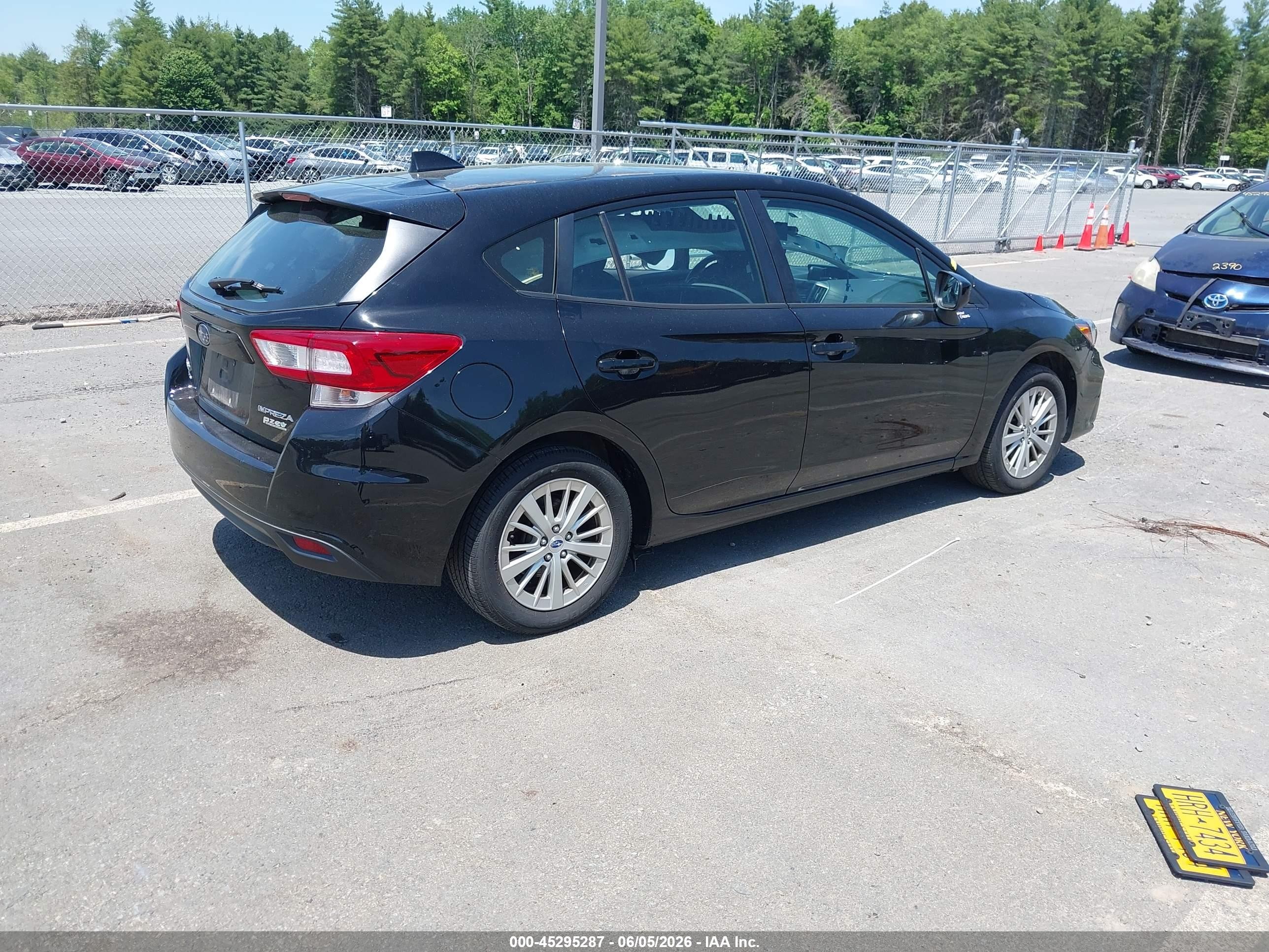2017 Subaru Impreza 2.0i Premium Black vin: 4S3GTAB66H3727098