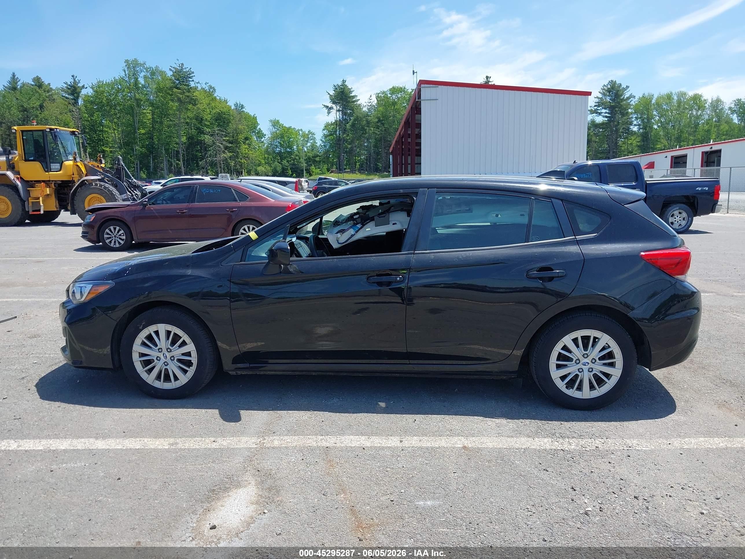 2017 Subaru Impreza 2.0i Premium Black vin: 4S3GTAB66H3727098
