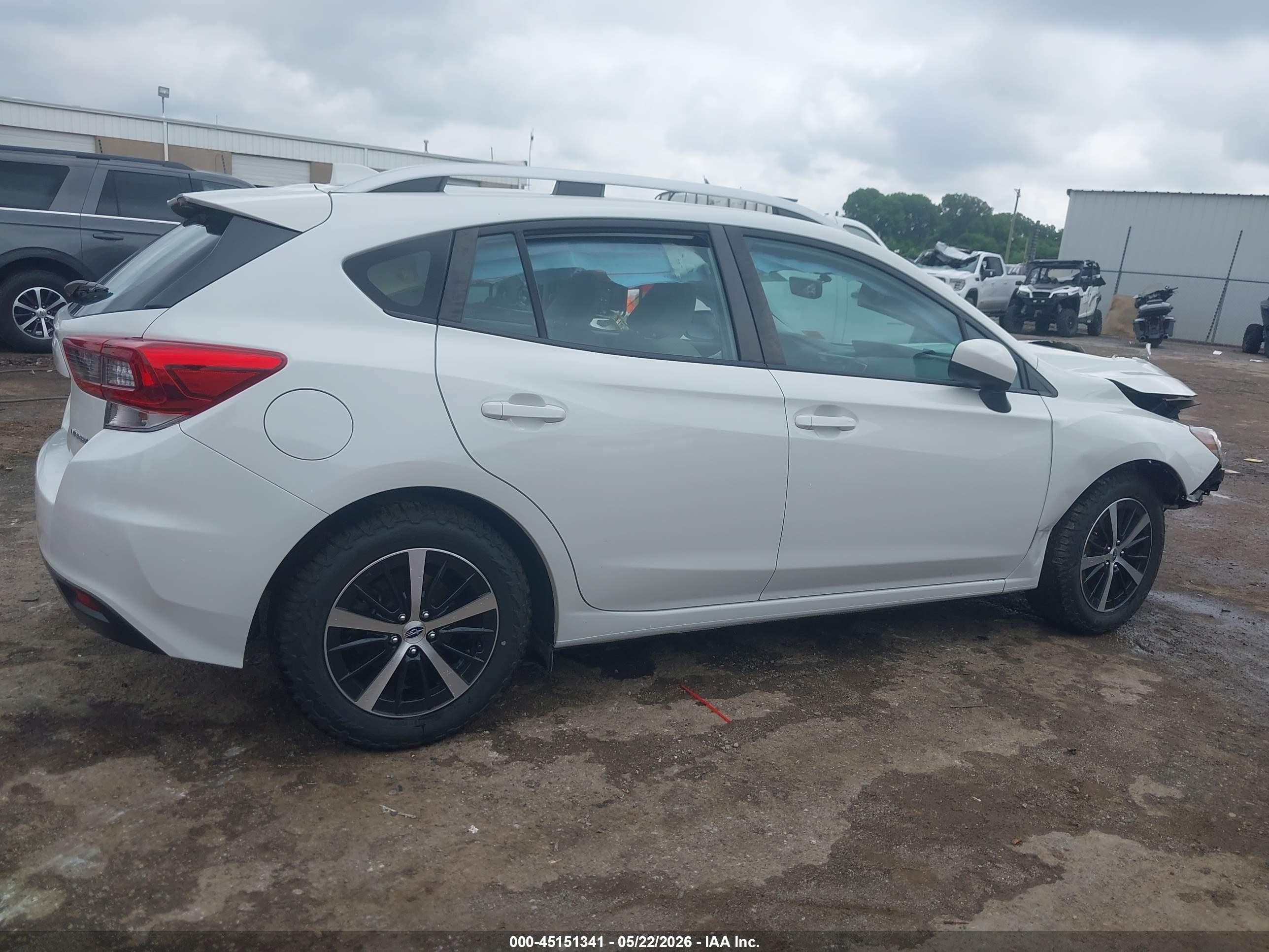 2021 Subaru Impreza Premium 5-door White vin: 4S3GTAD61M3715402