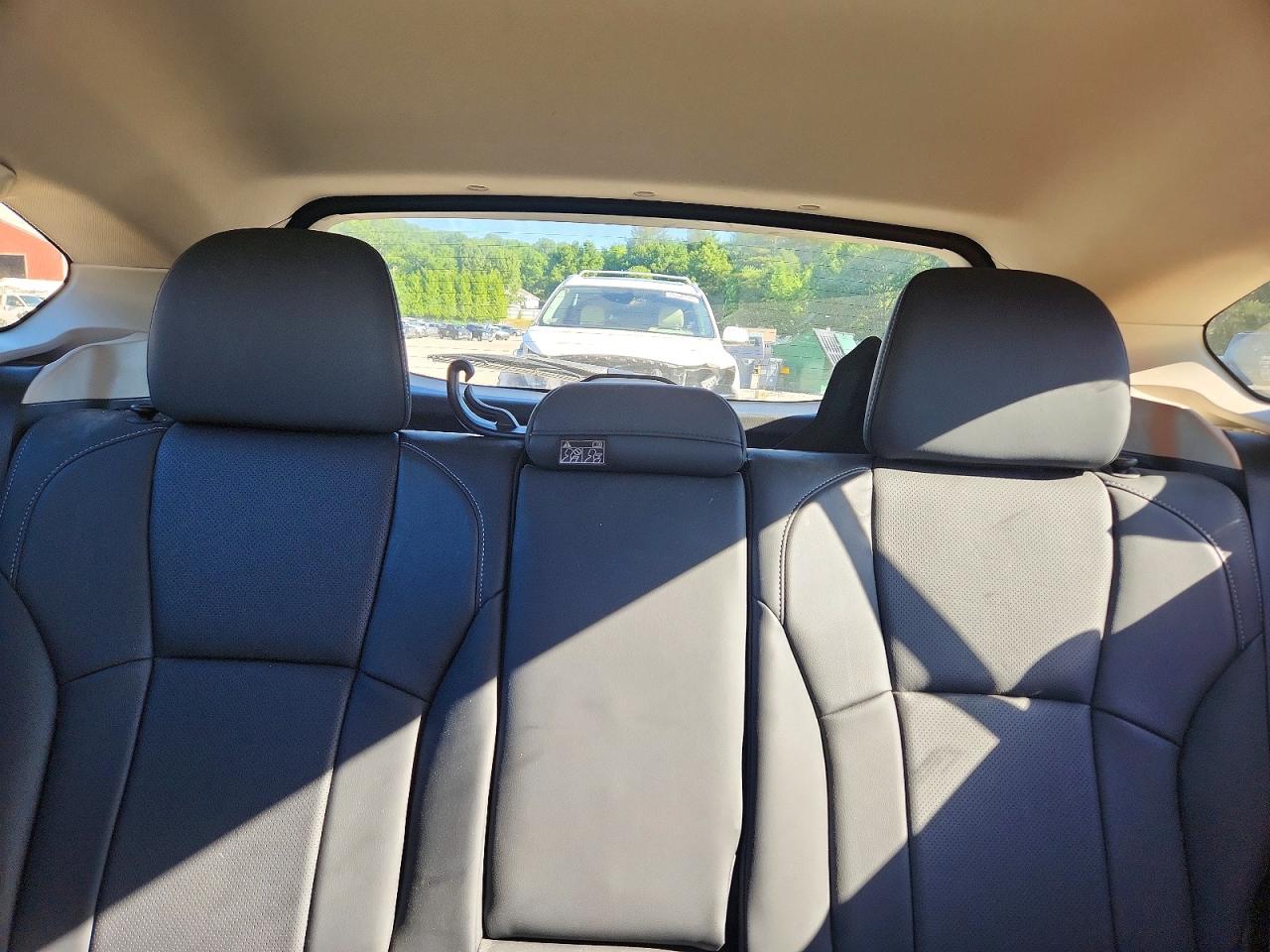 2019 Subaru Impreza Limited White vin: 4S3GTAT65K3736199