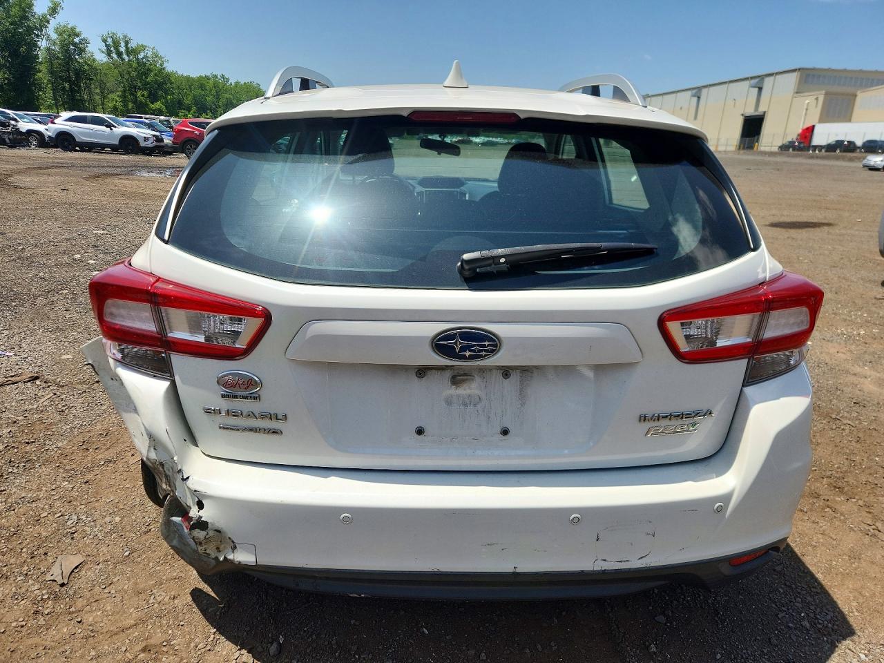 2017 Subaru Impr 4d 4x White vin: 4S3GTAU69H3752431