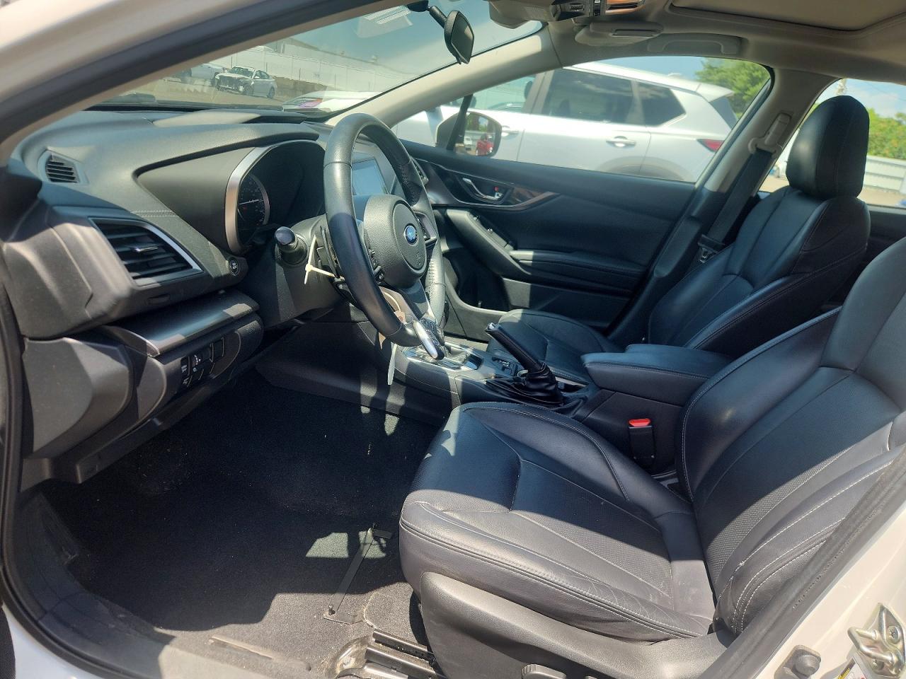 2017 Subaru Impr 4d 4x White vin: 4S3GTAU69H3752431