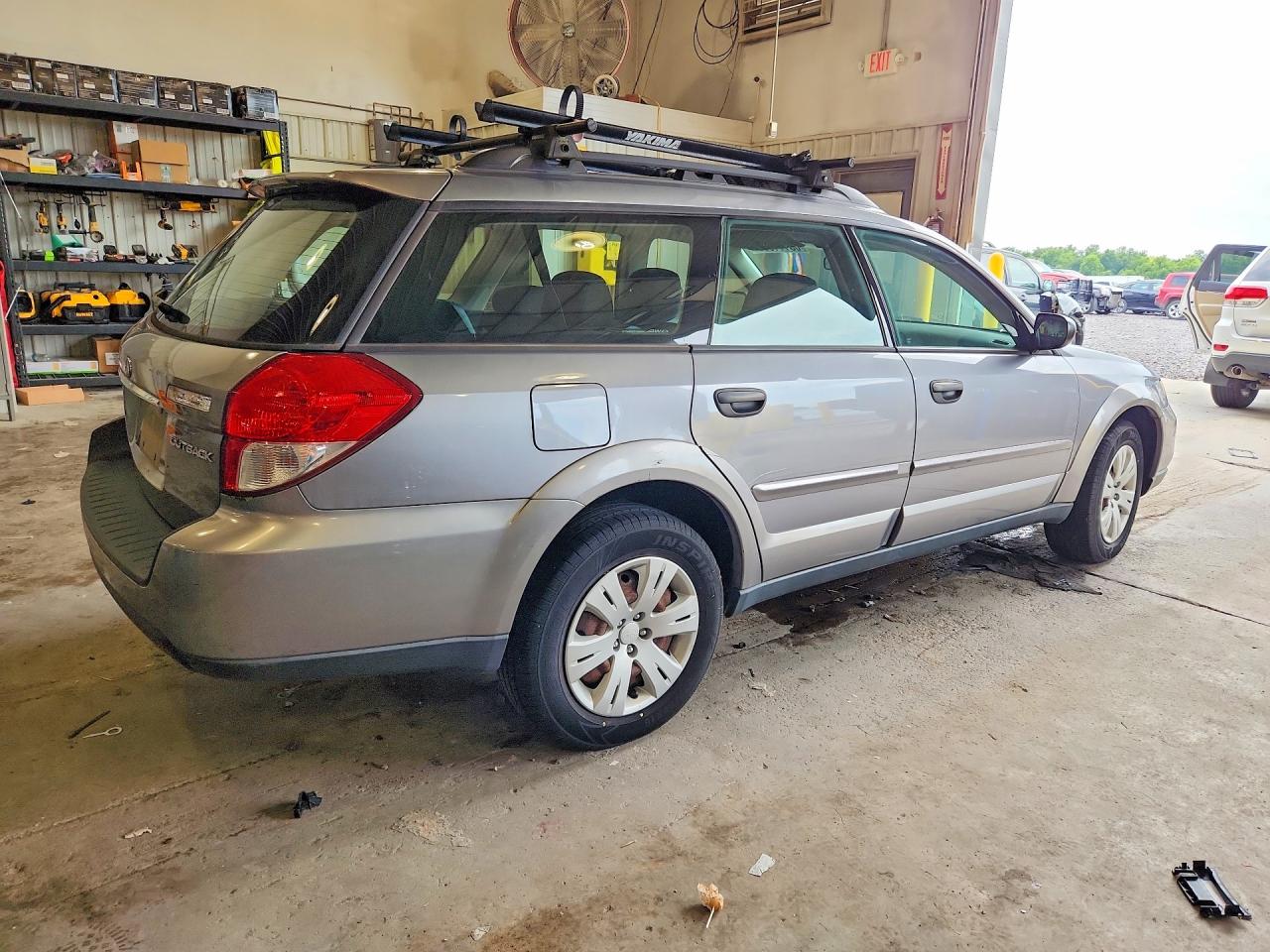 2009 Subaru Outback Gray vin: 4S4BP60C097338709
