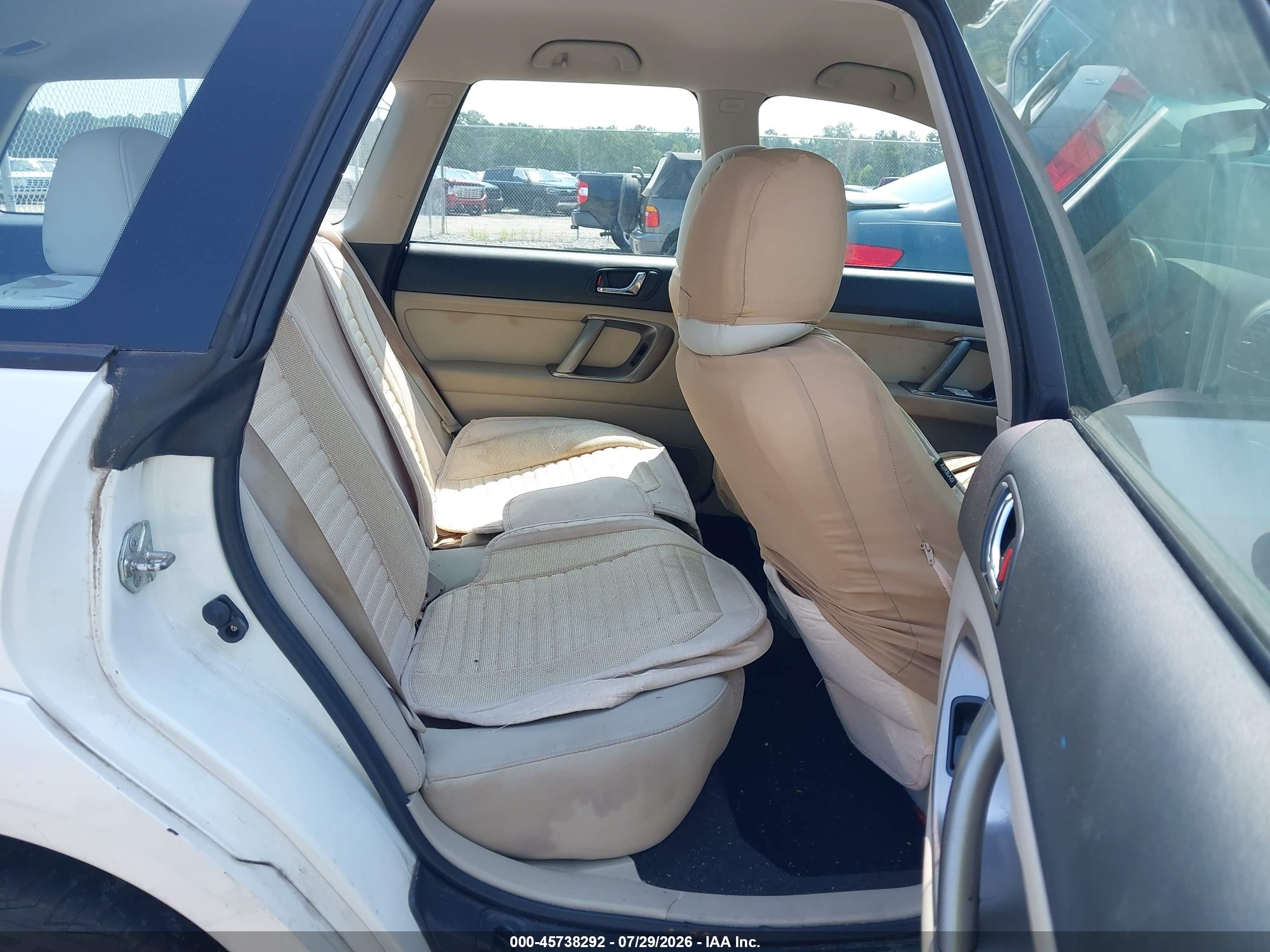 2009 Subaru Outback 2.5i White vin: 4S4BP60C097340055
