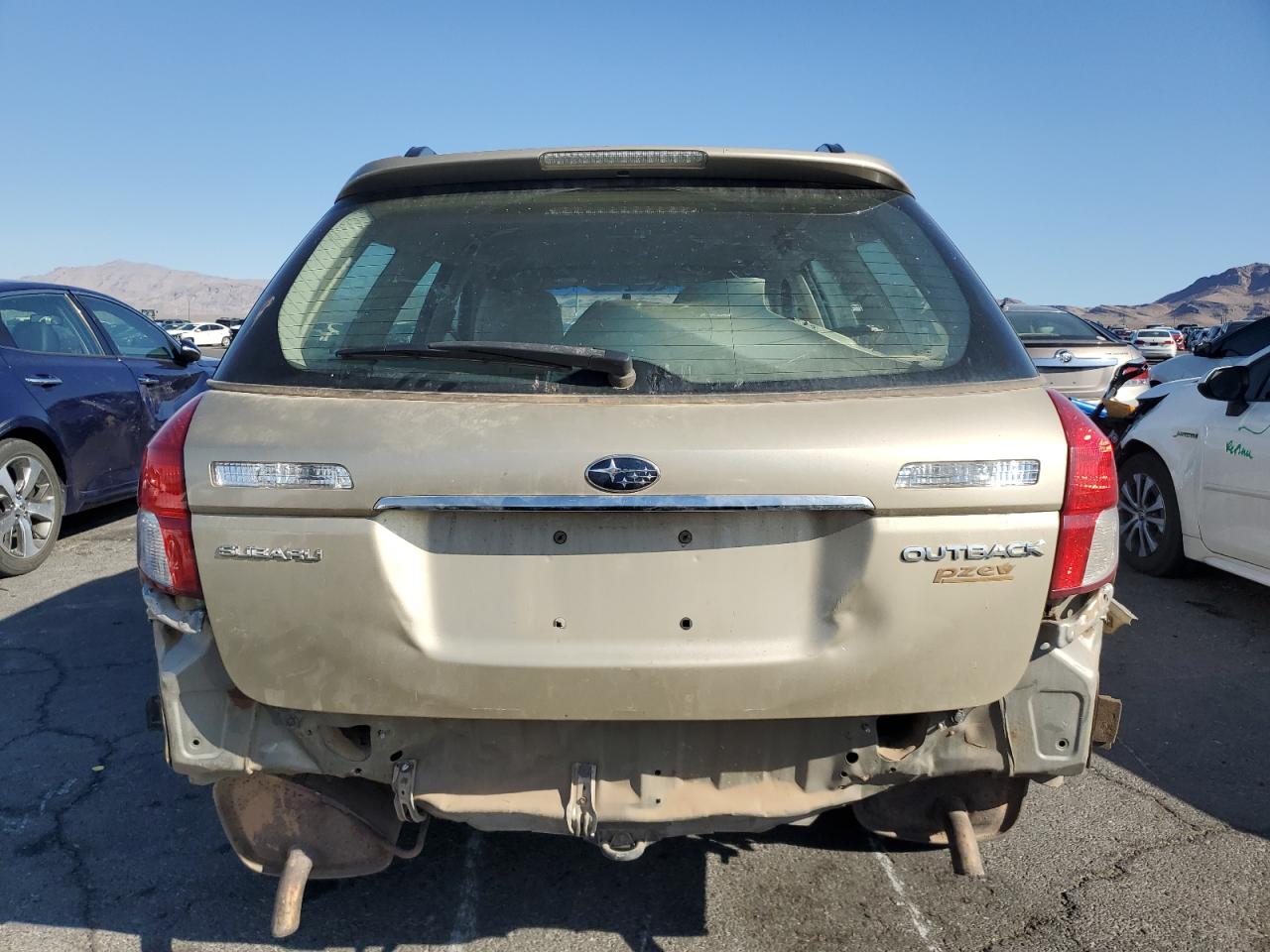 2009 Subaru Outback Gold vin: 4S4BP60C197327945