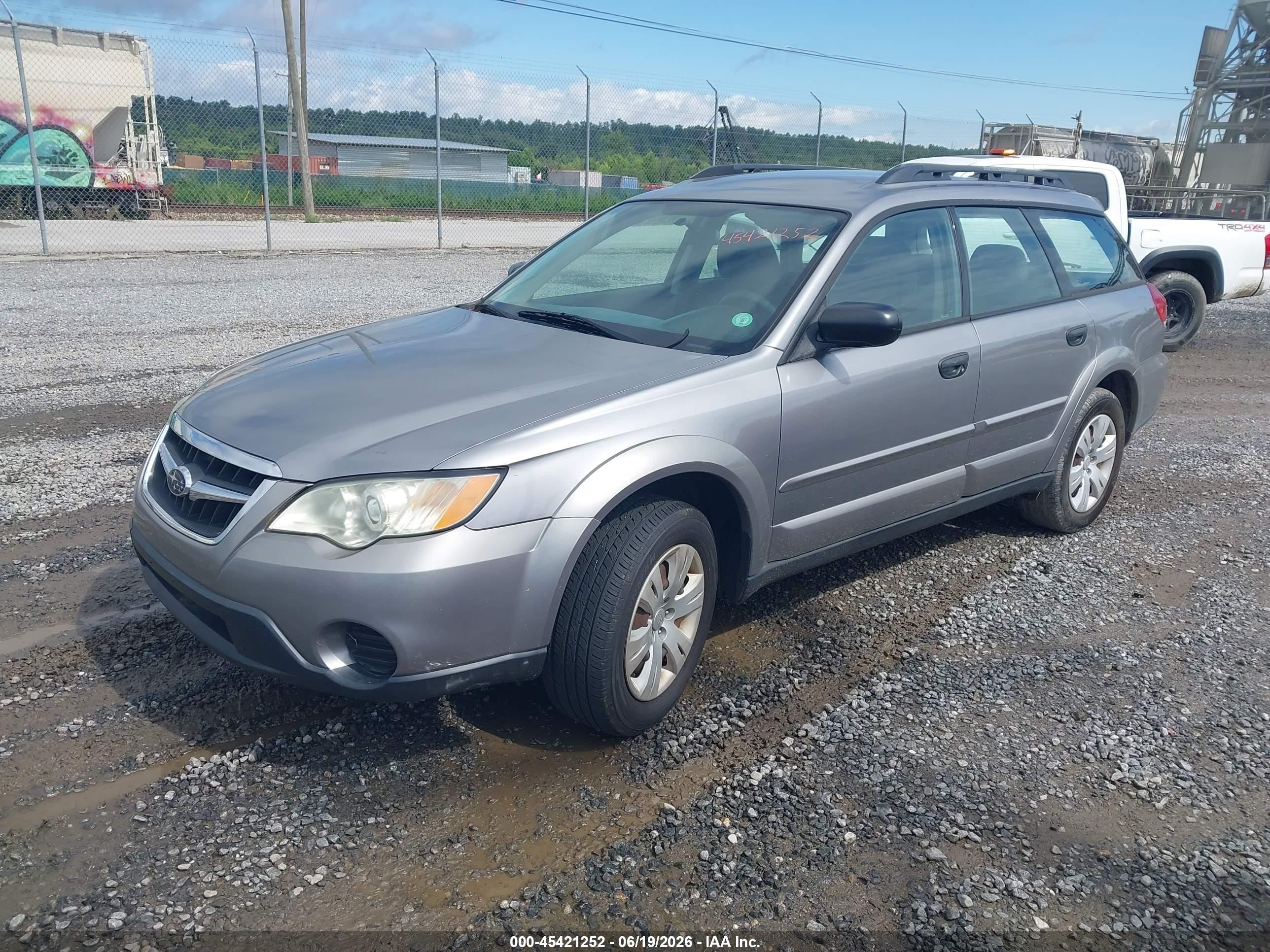 2008 Subaru Outback   Silver vin: 4S4BP60C287323885