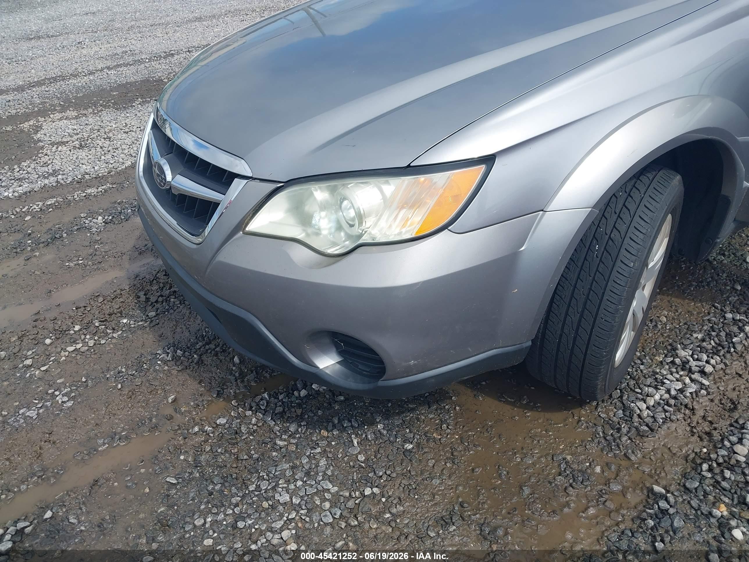 2008 Subaru Outback   Silver vin: 4S4BP60C287323885
