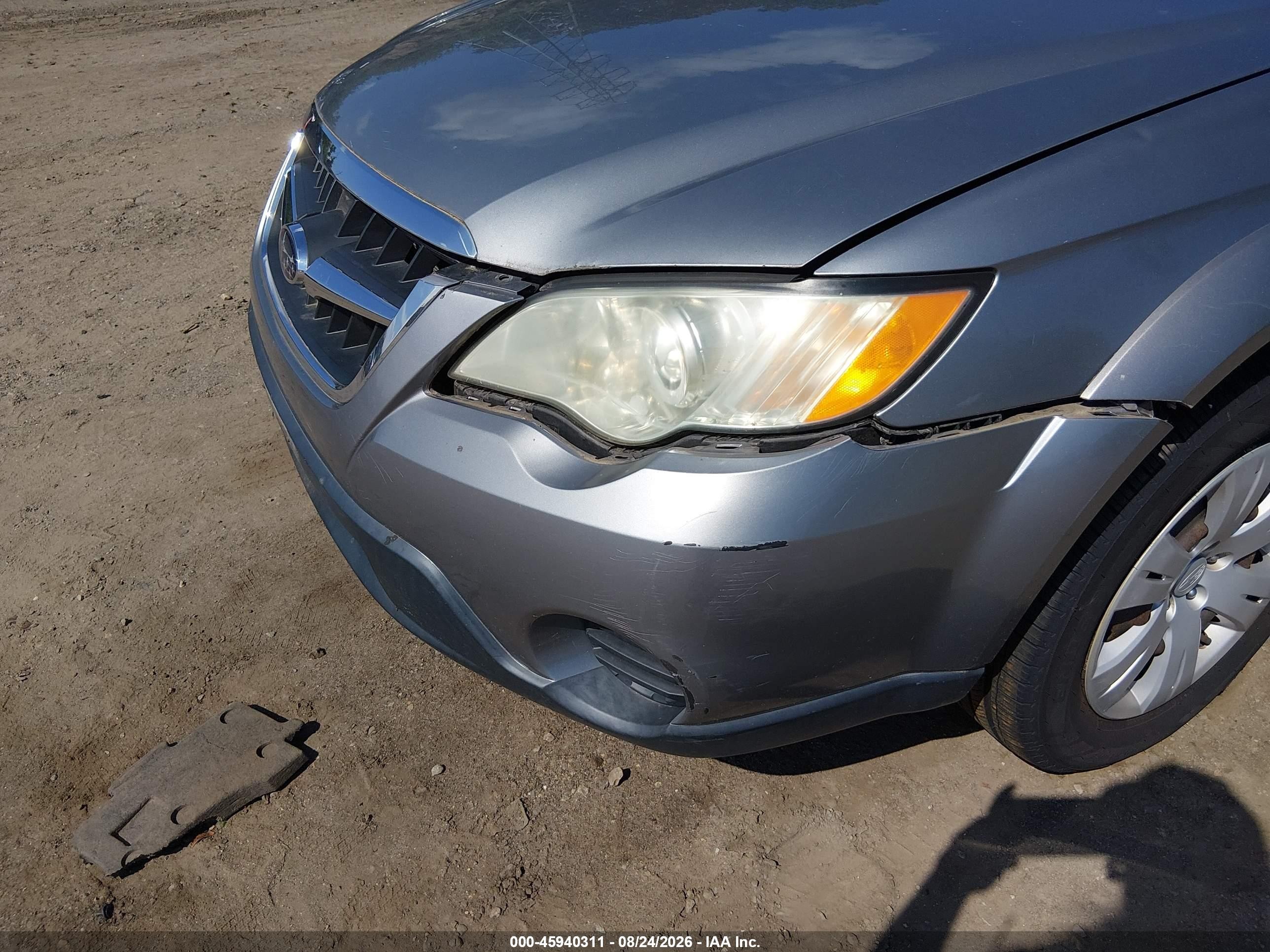 2008 Subaru Outback   Серебряный vin: 4S4BP60C787322361