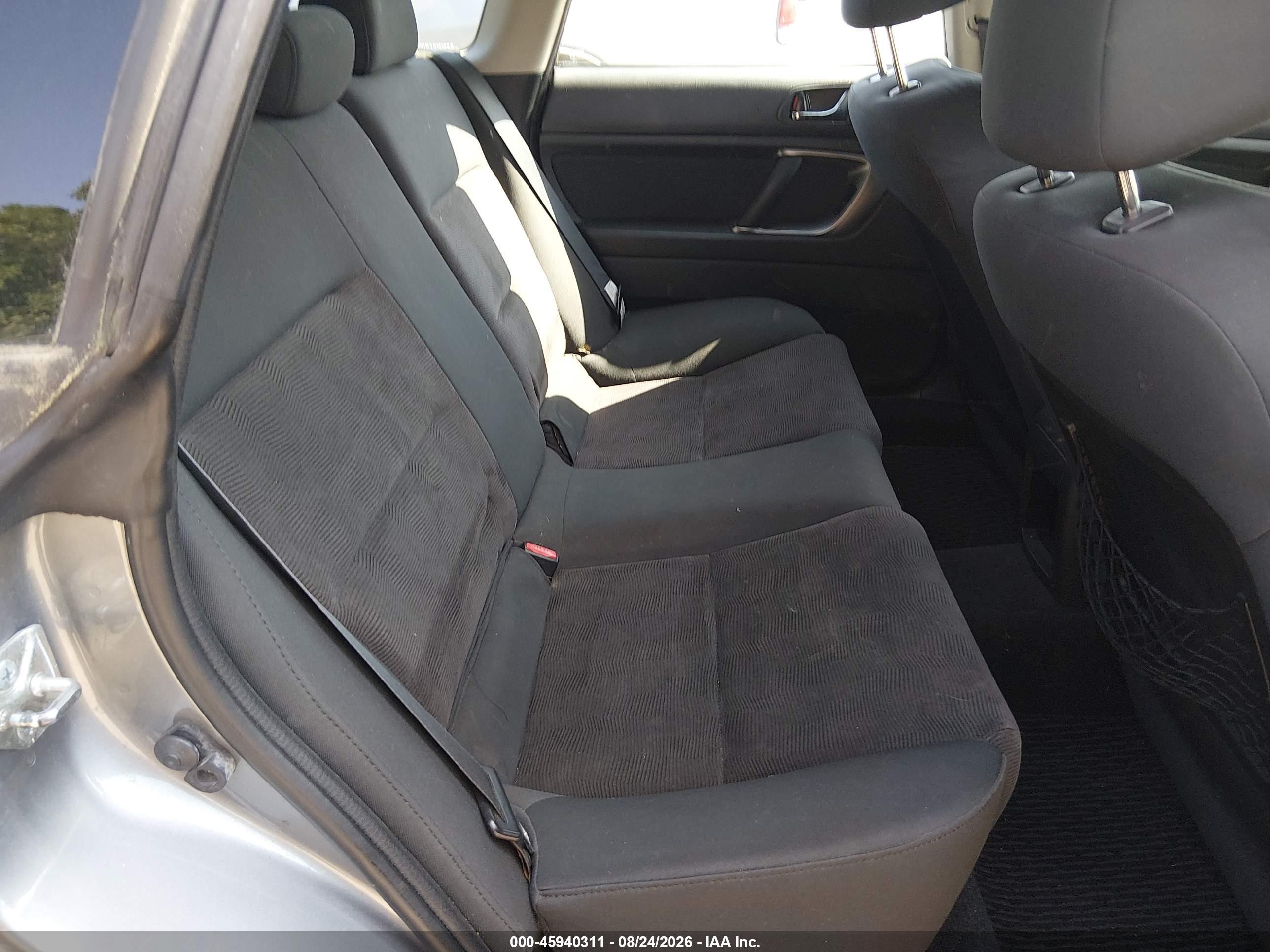 2008 Subaru Outback   Серебряный vin: 4S4BP60C787322361