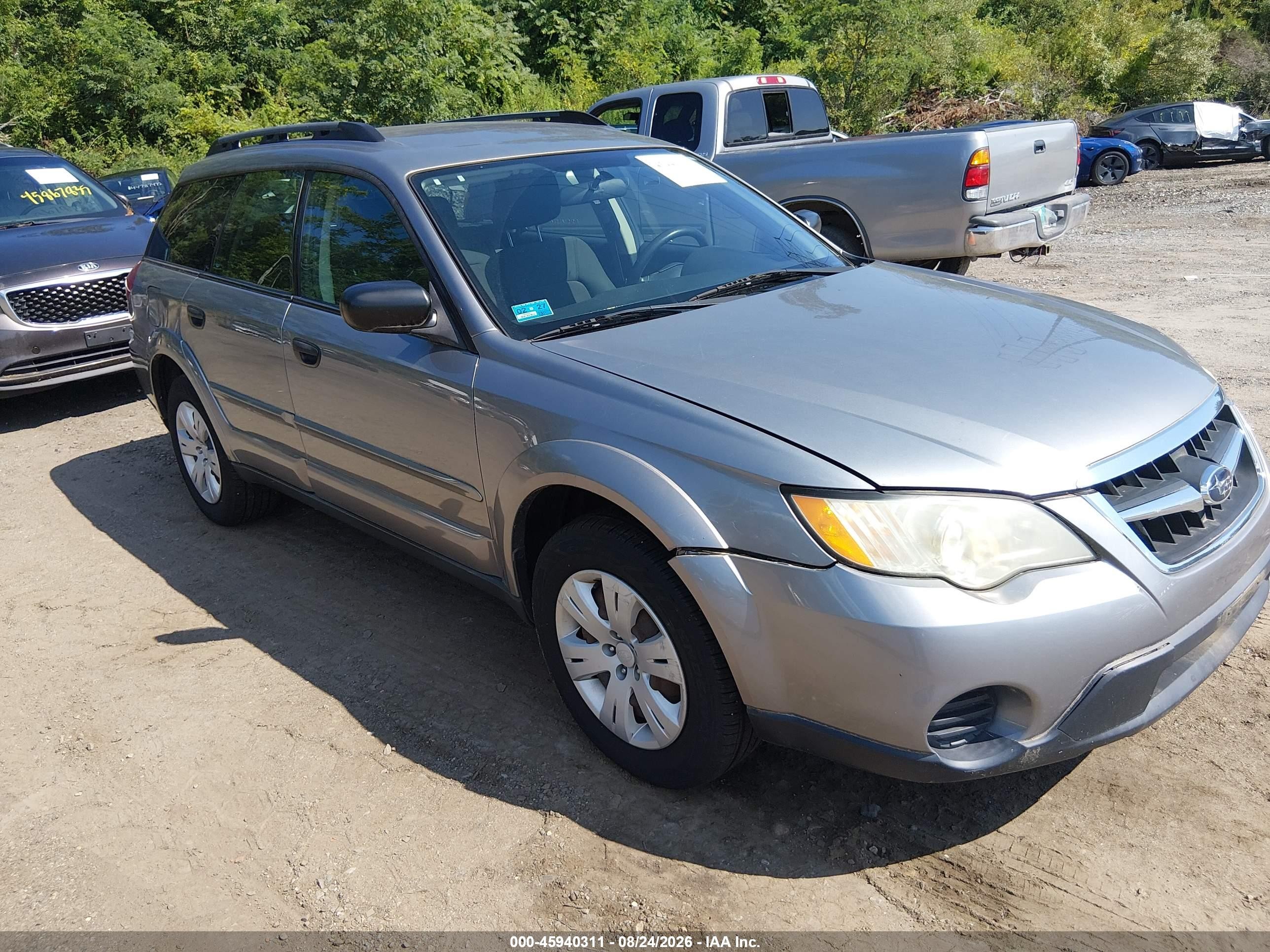 2008 Subaru Outback   Silver vin: 4S4BP60C787322361