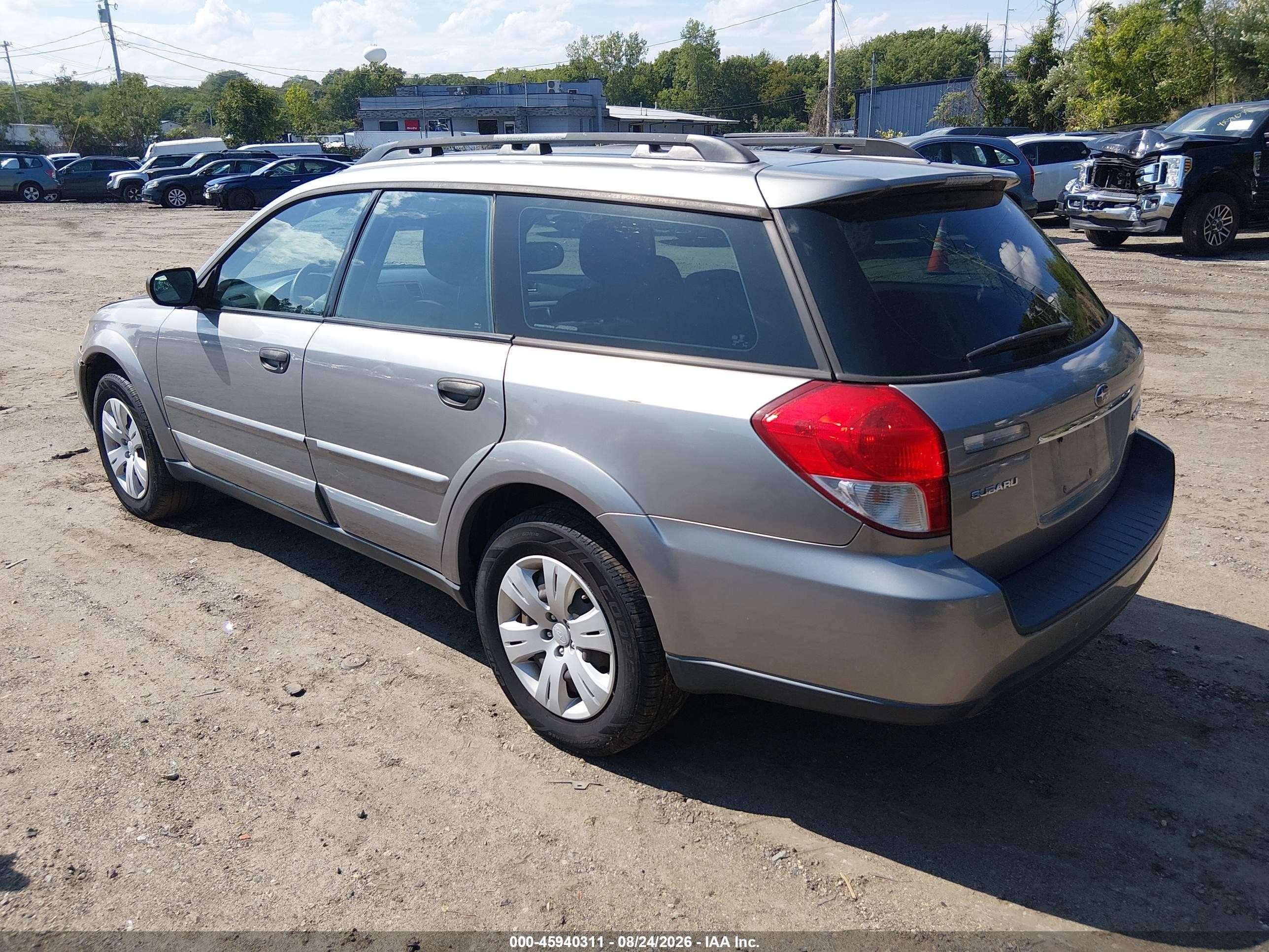 2008 Subaru Outback   Серебряный vin: 4S4BP60C787322361