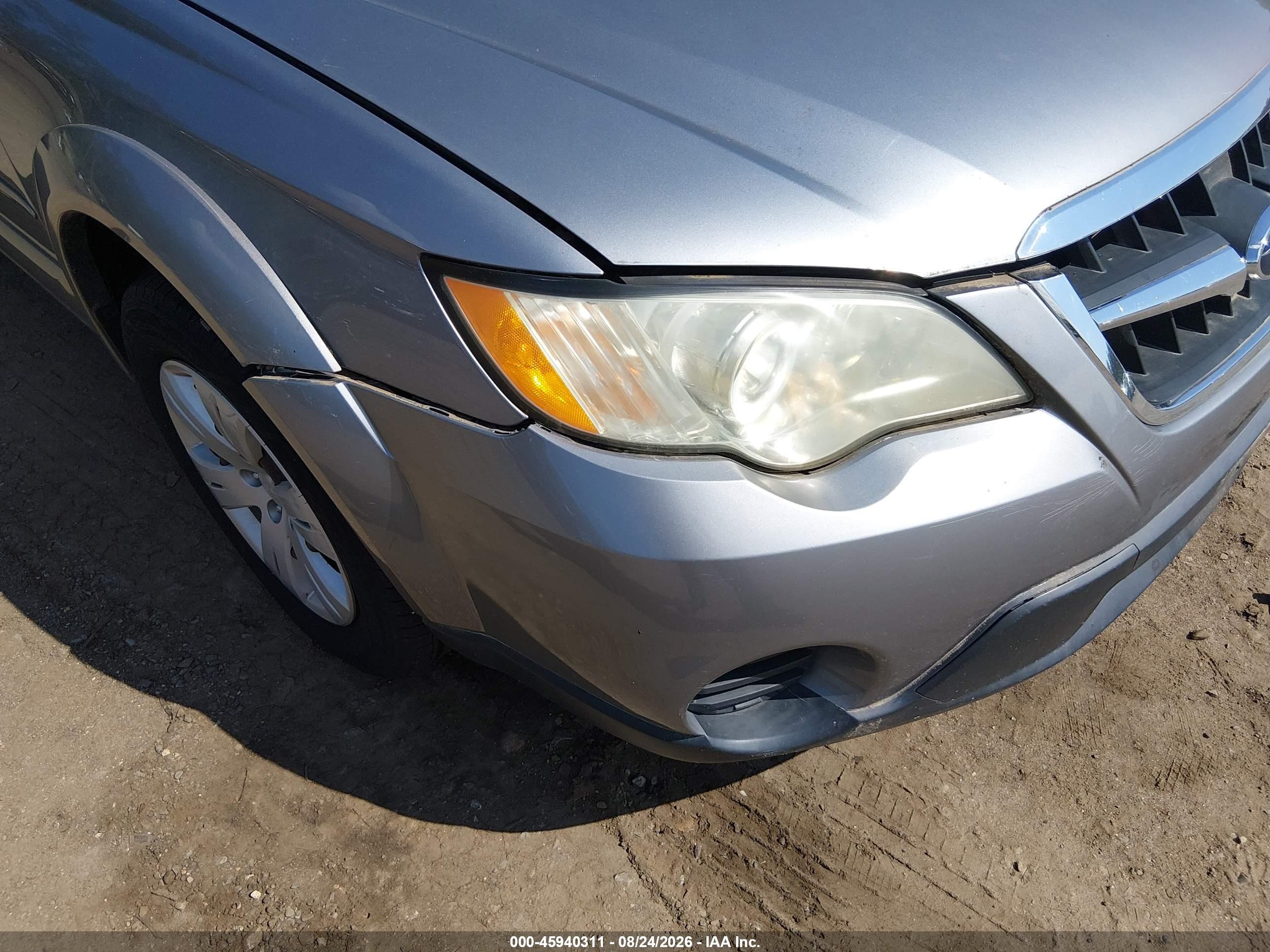 2008 Subaru Outback   Серебряный vin: 4S4BP60C787322361