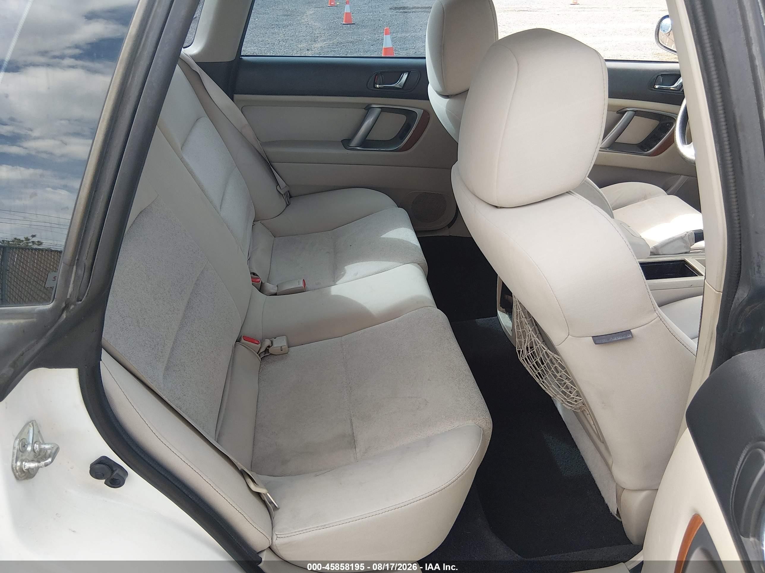 2009 Subaru Outback 2.5i Белый vin: 4S4BP60C897329496