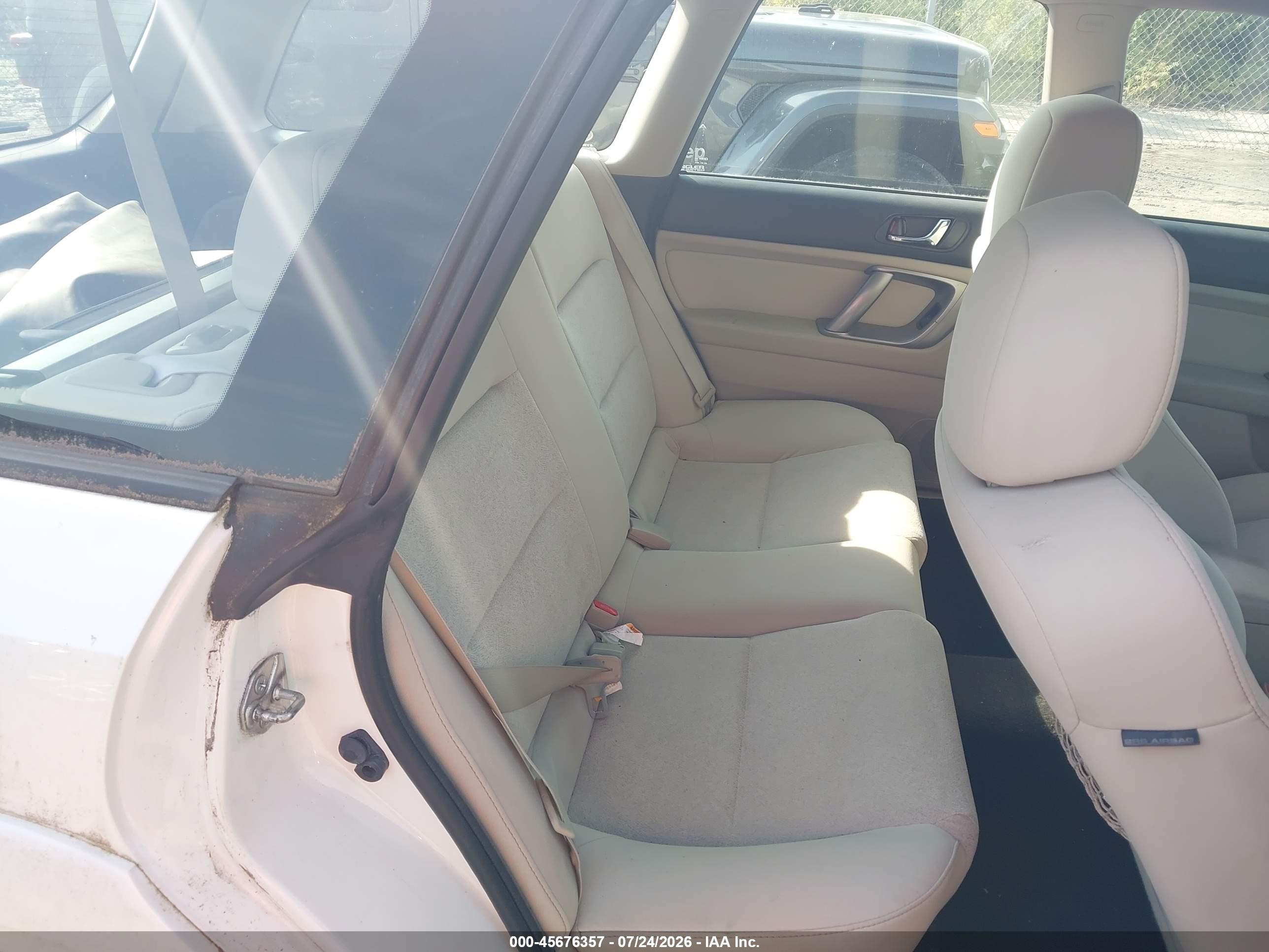 2009 Subaru Outback 2.5i Белый vin: 4S4BP60C996331621