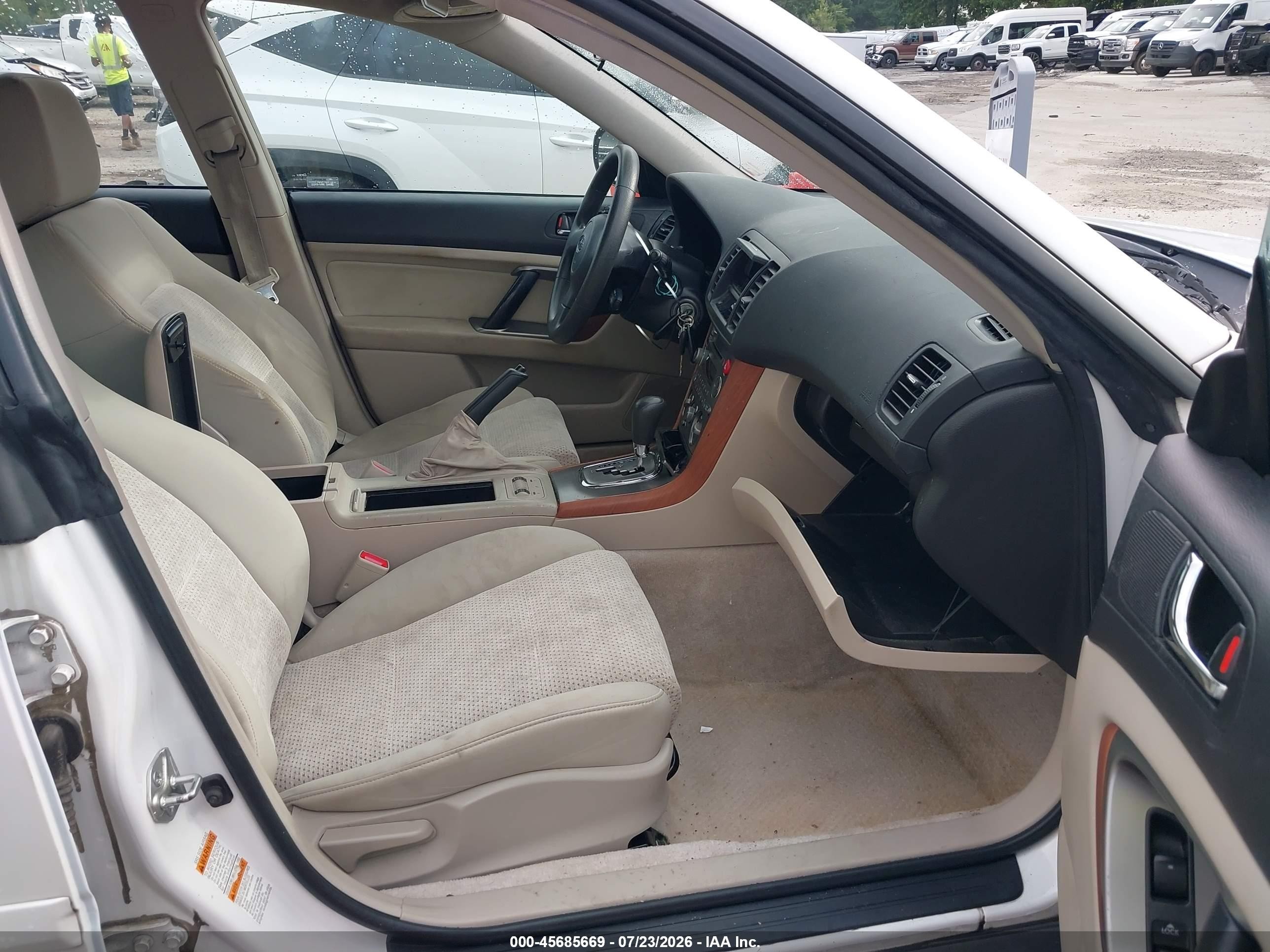 2006 Subaru Legacy   White vin: 4S4BP61C067318020