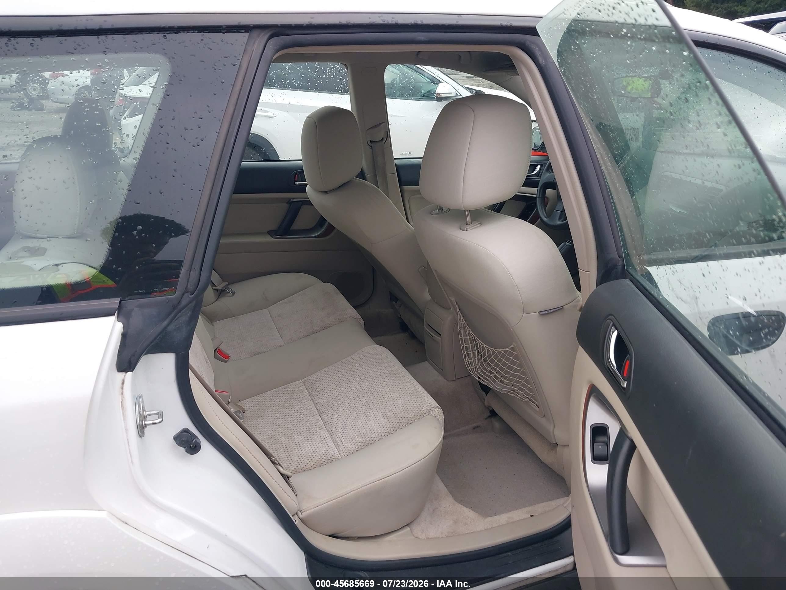 2006 Subaru Legacy   White vin: 4S4BP61C067318020