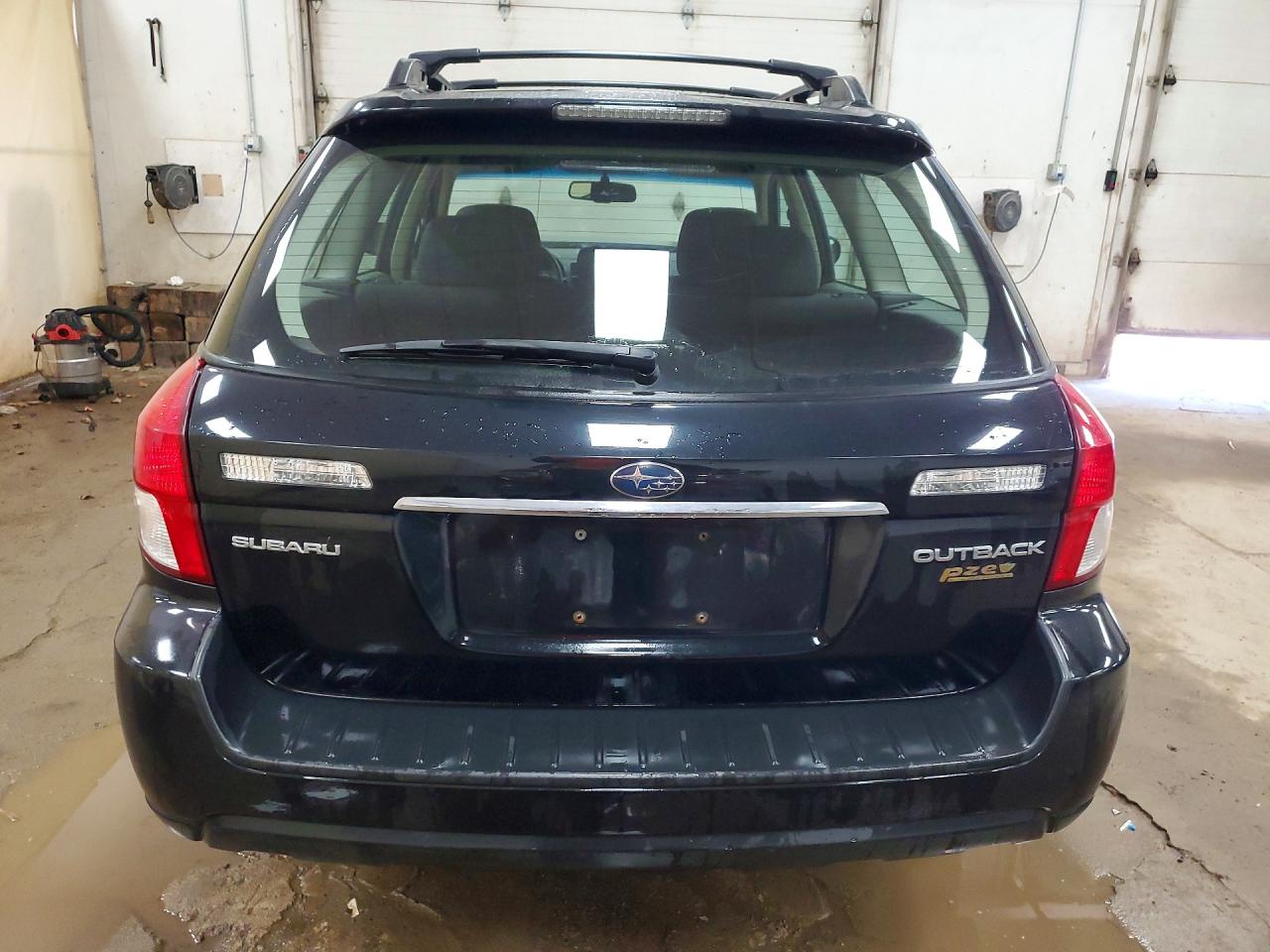 2008 Subaru Outback 2.5i Black vin: 4S4BP61C087358147