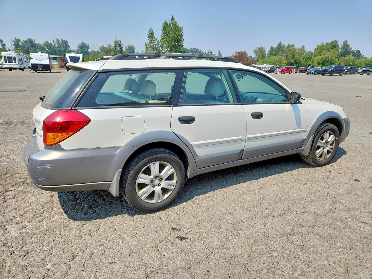 2005 Subaru Legacy Outback 2.5i White vin: 4S4BP61C157329820