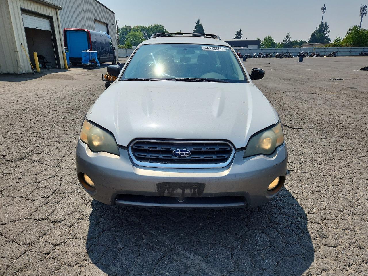 2005 Subaru Legacy Outback 2.5i White vin: 4S4BP61C157329820