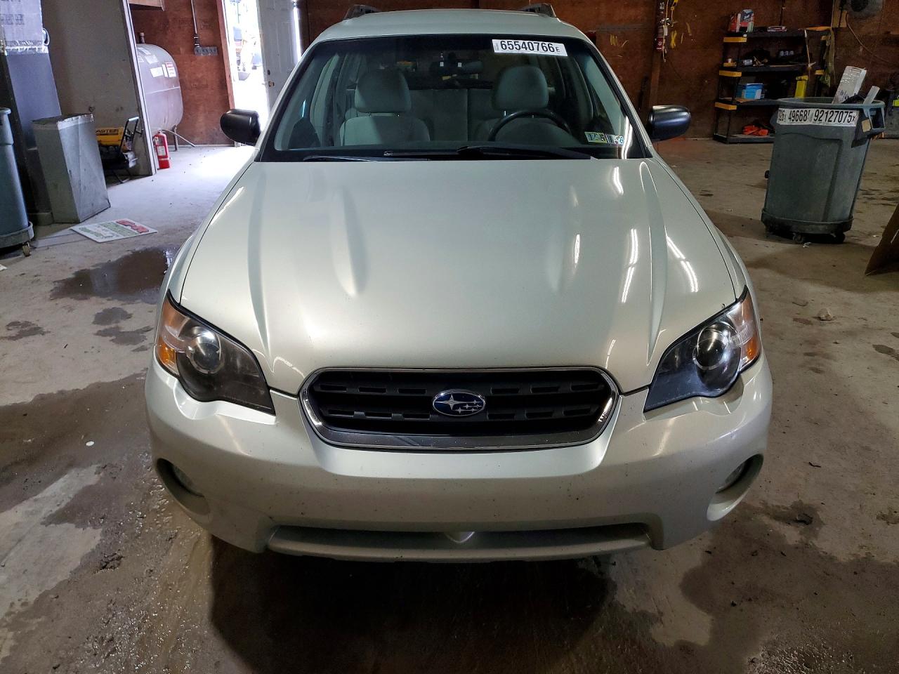 2005 Subaru Outback Кремовый vin: 4S4BP61C157362560