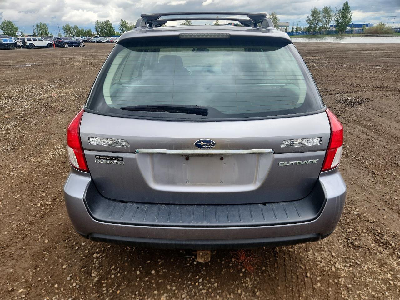 2008 Subaru Outback 2.5i Silver vin: 4S4BP61C187321155