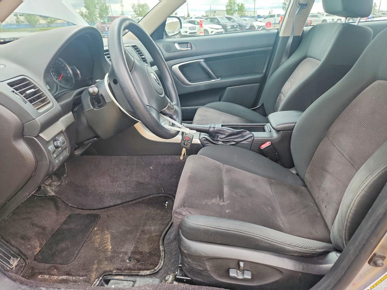 2008 Subaru Outback 2.5i Silver vin: 4S4BP61C187321155