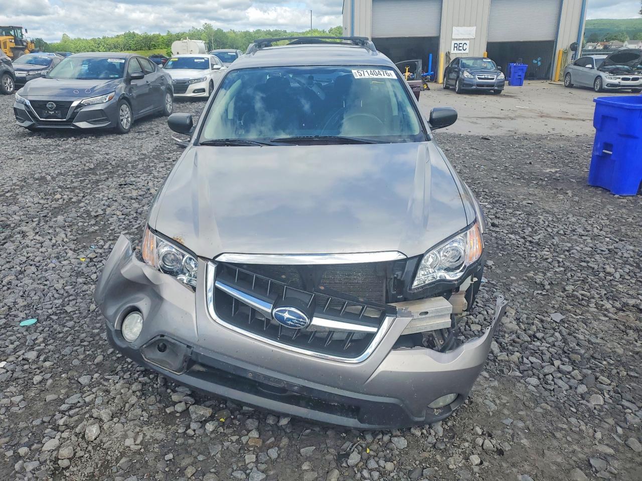 2008 Subaru Outback 2.5i Silver vin: 4S4BP61C187355564
