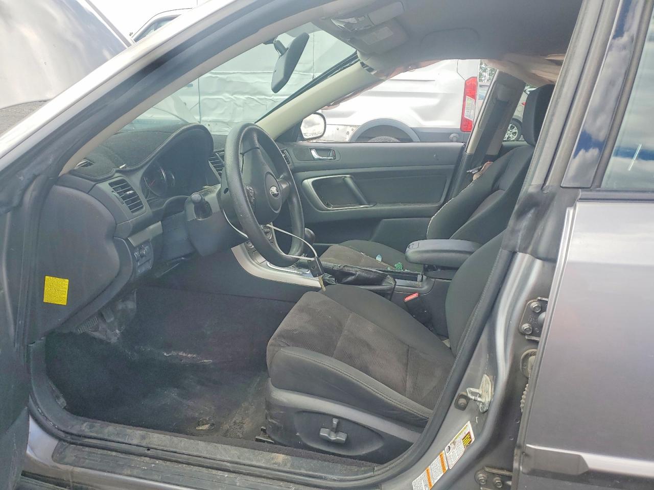 2008 Subaru Outback 2.5i Silver vin: 4S4BP61C187355564