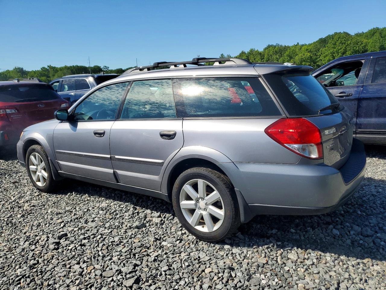 2008 Subaru Outback 2.5i Silver vin: 4S4BP61C187359775