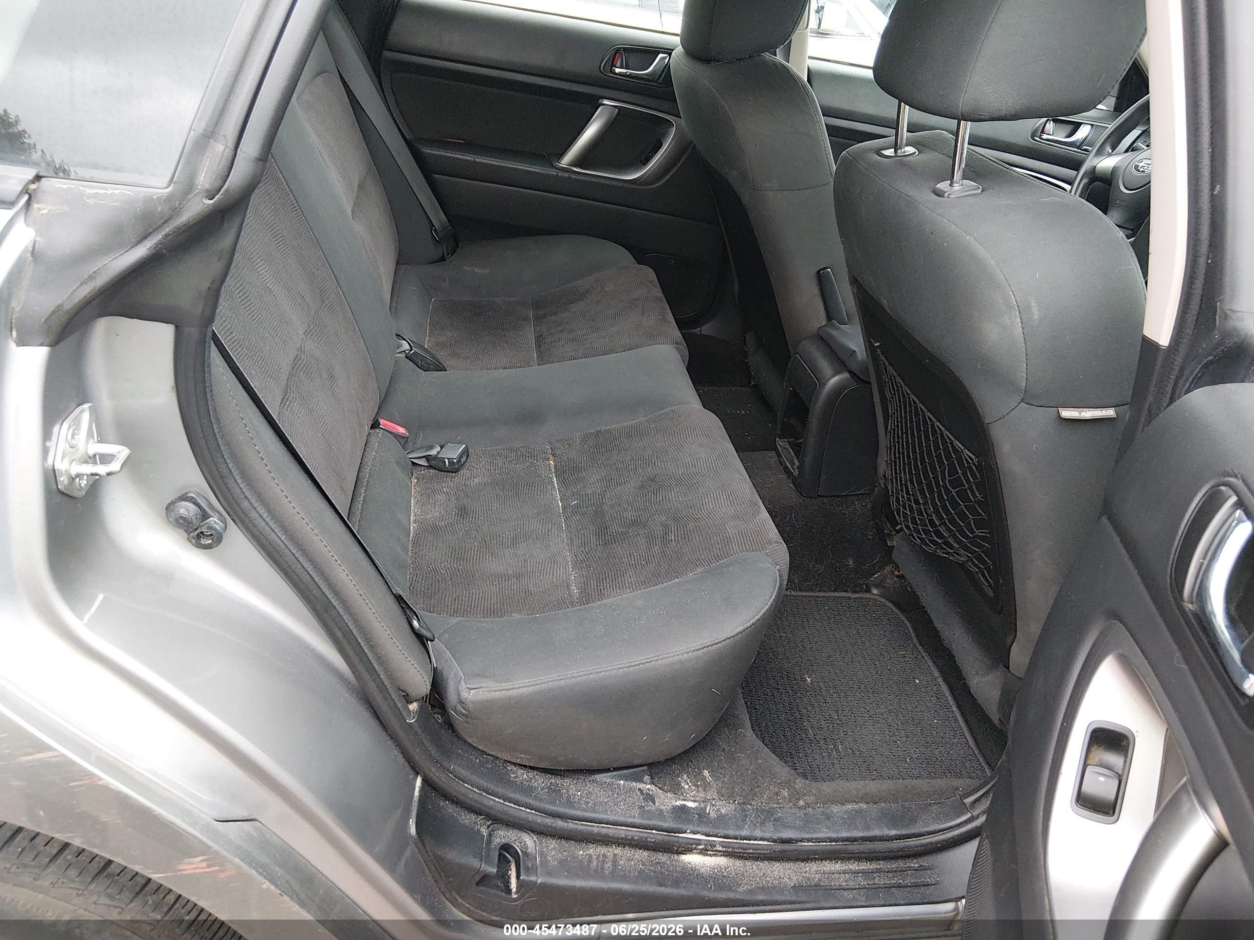 2009 Subaru Outback 2.5i Silver vin: 4S4BP61C197310934