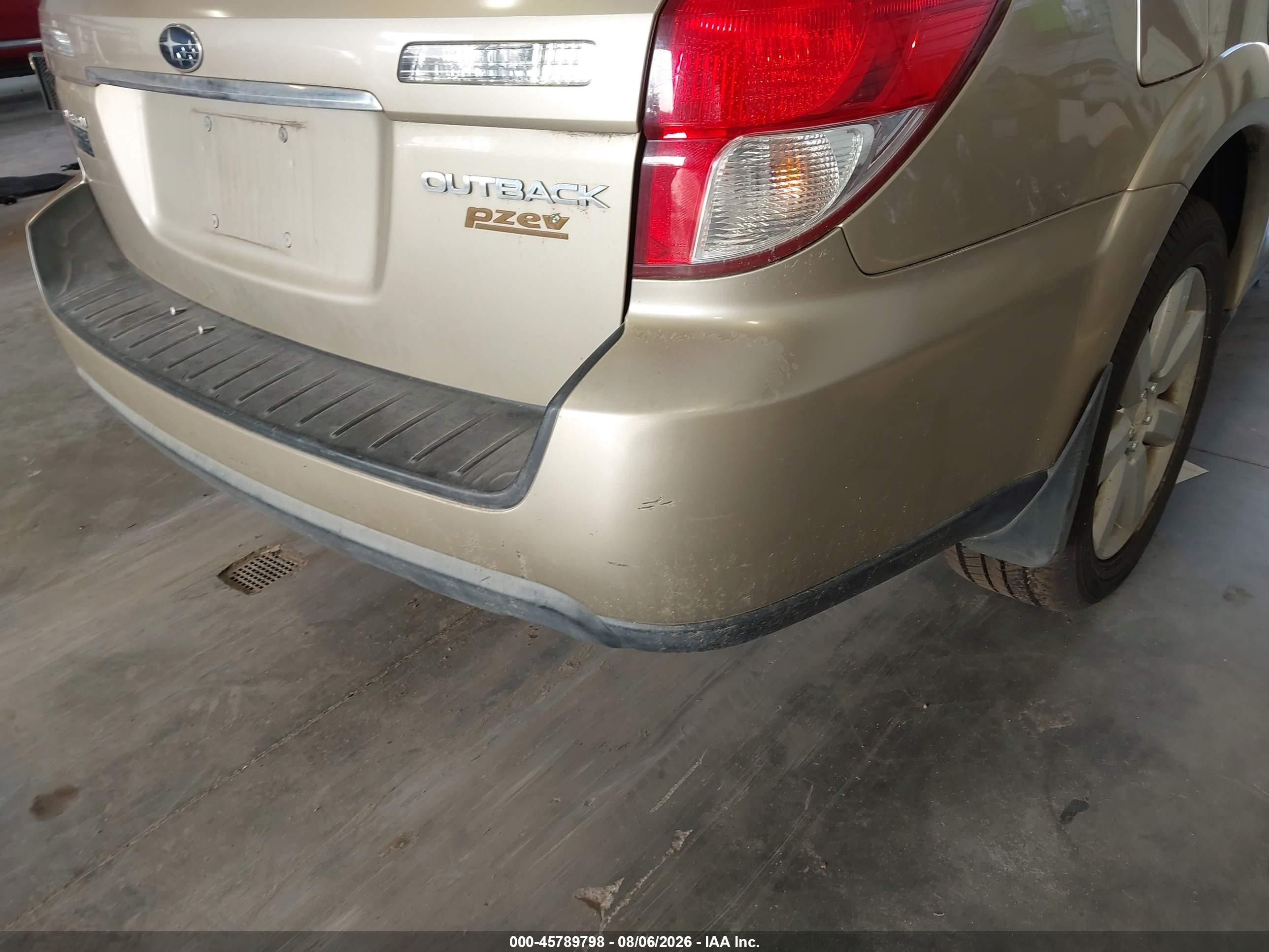 2009 Subaru Outback 2.5i Золотой vin: 4S4BP61C197347630