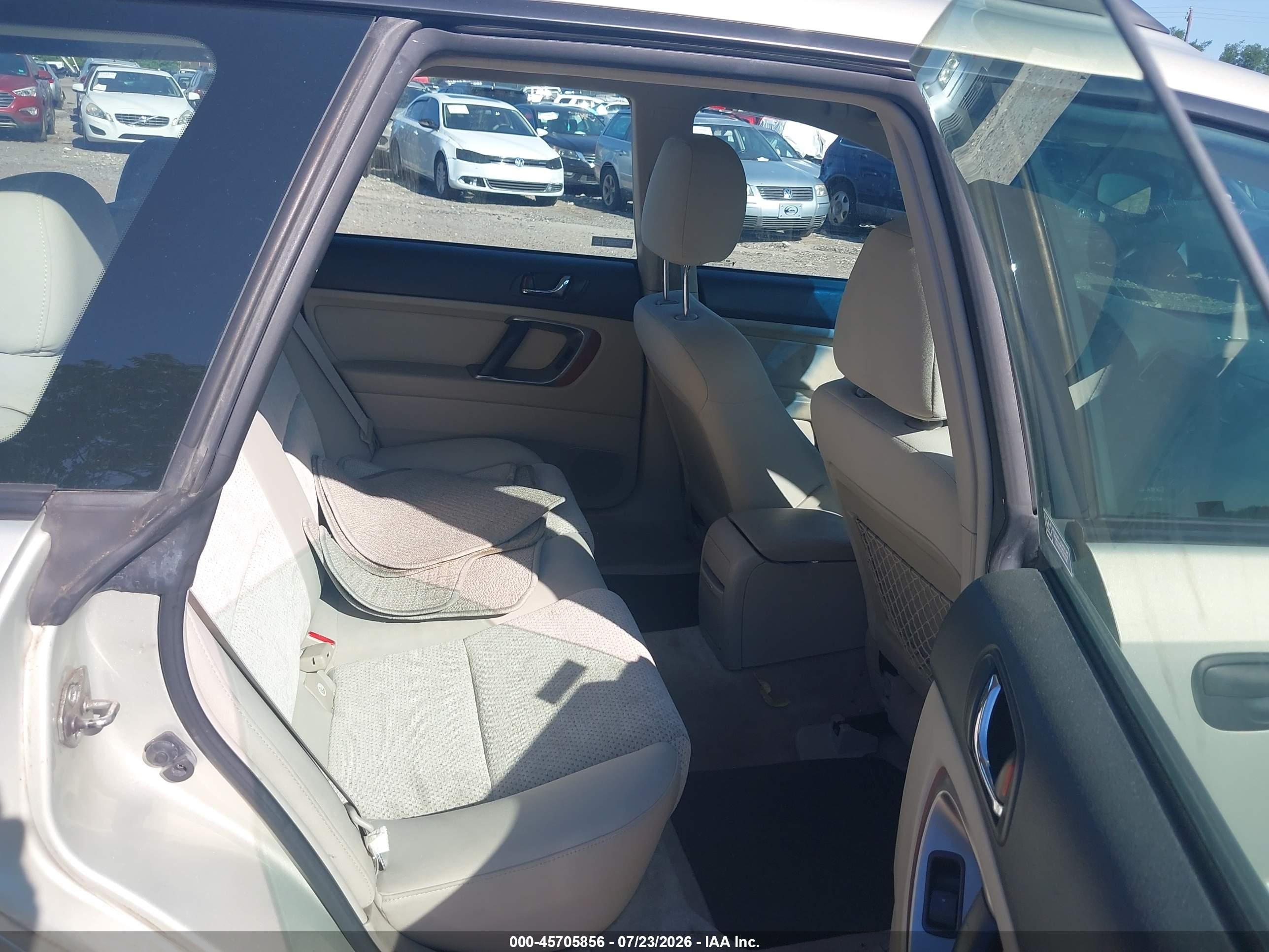 2005 Subaru Outback 2.5i Silver vin: 4S4BP61C256354361