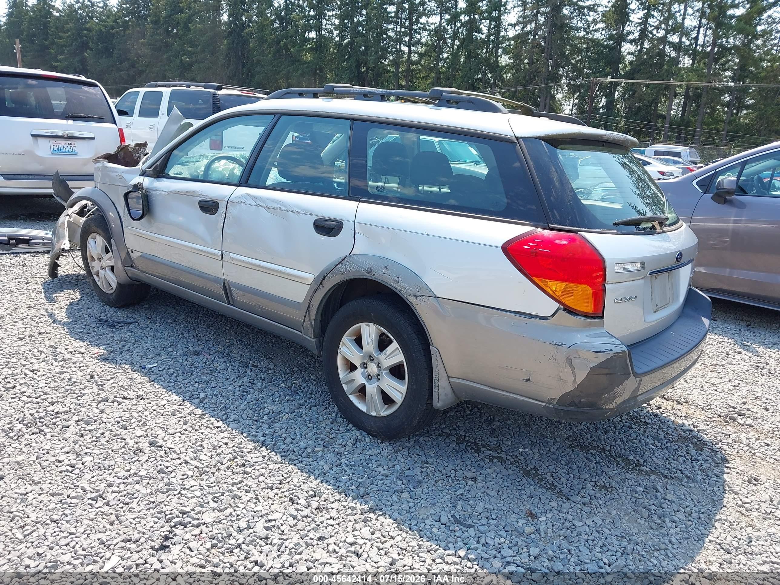 2005 Subaru Outback 2.5i Серебряный vin: 4S4BP61C257383918
