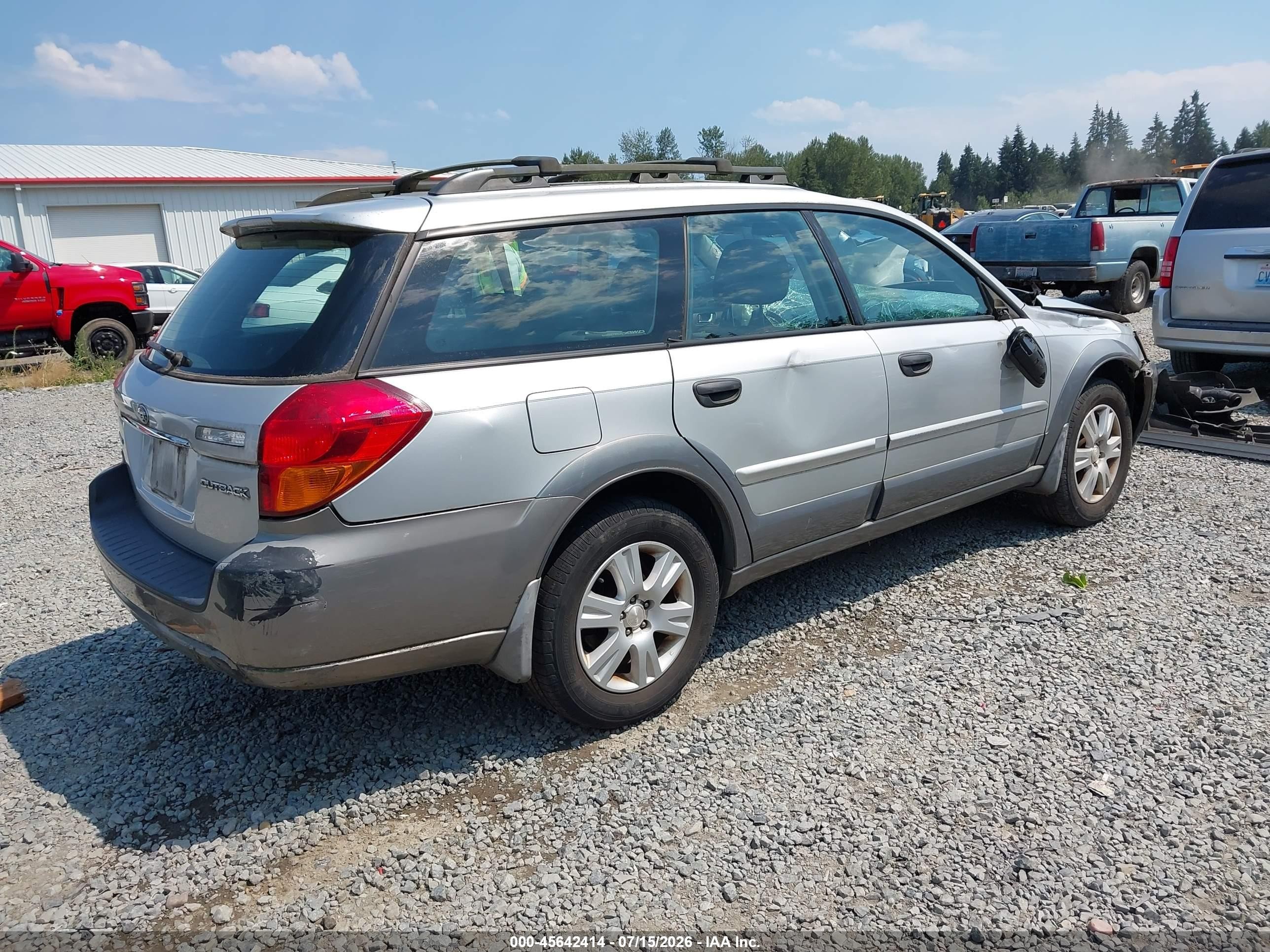 2005 Subaru Outback 2.5i Серебряный vin: 4S4BP61C257383918