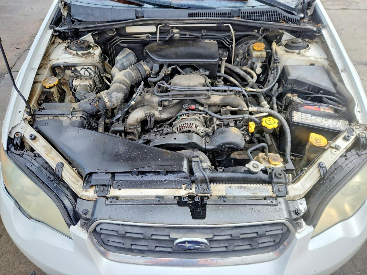 2006 Subaru Legacy Outback 2.5i White vin: 4S4BP61C267317788