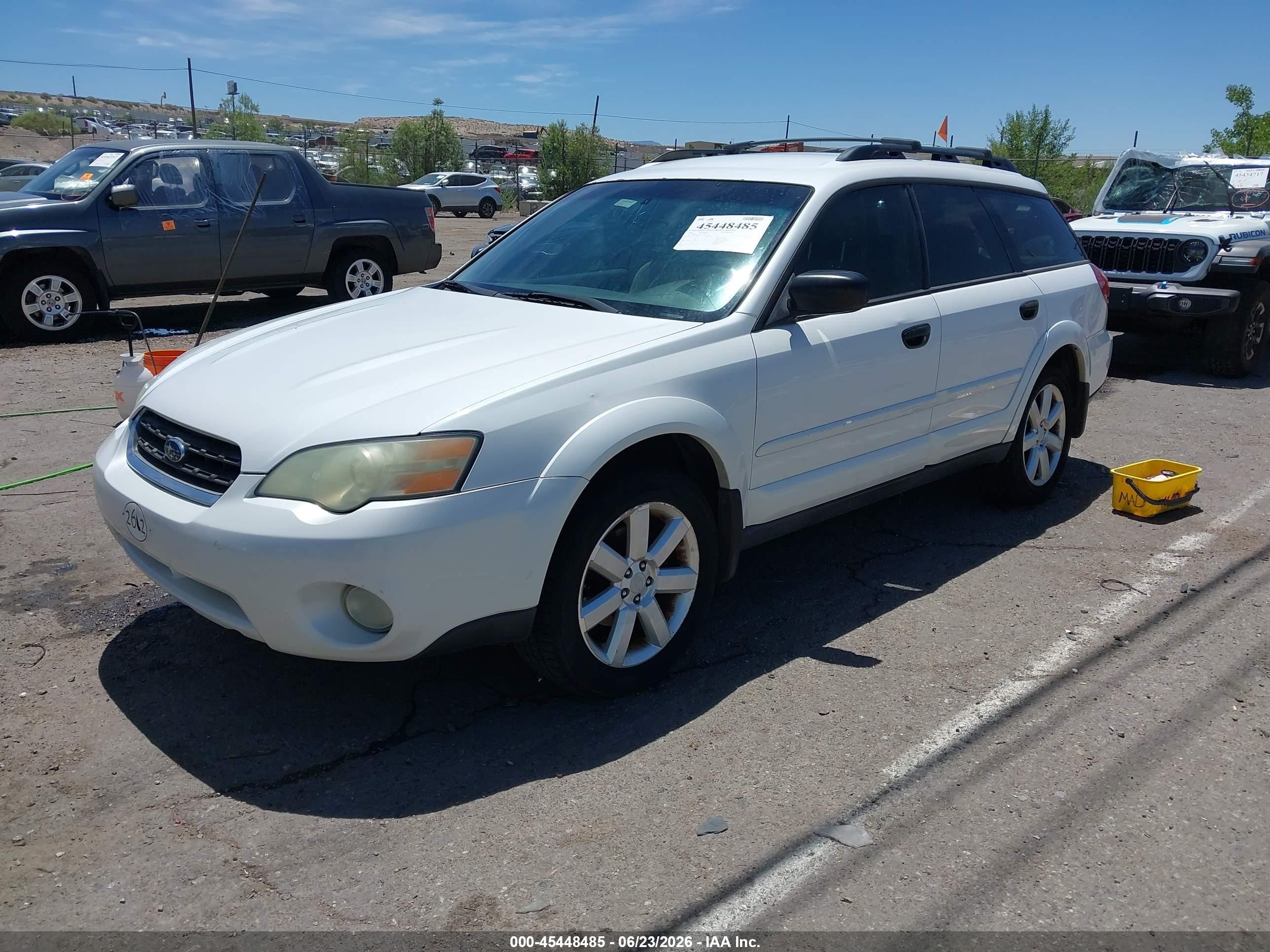 2006 Subaru Outback 2.5i White vin: 4S4BP61C267333232