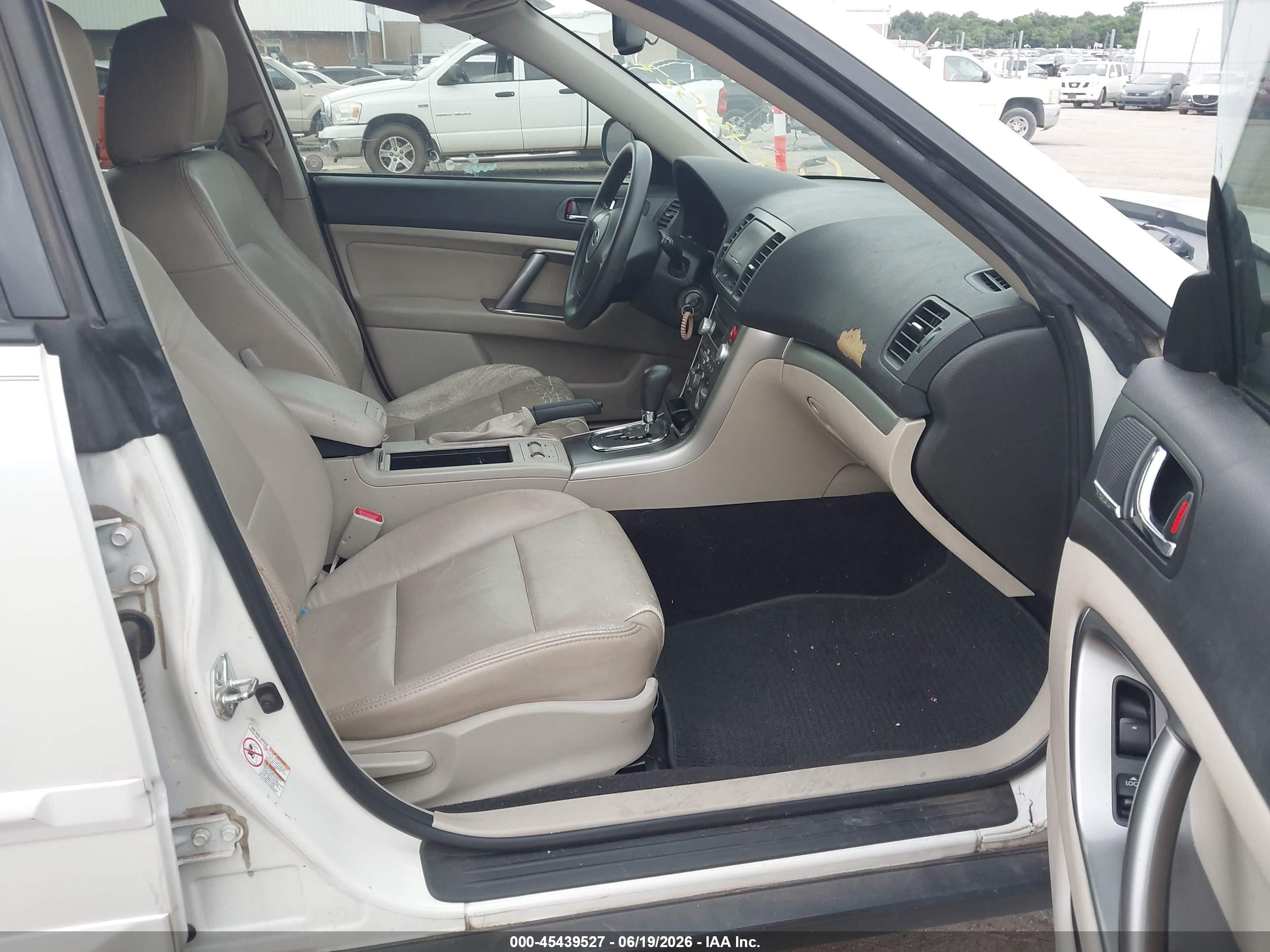 2009 Subaru Outback 2.5i White vin: 4S4BP61C297330206