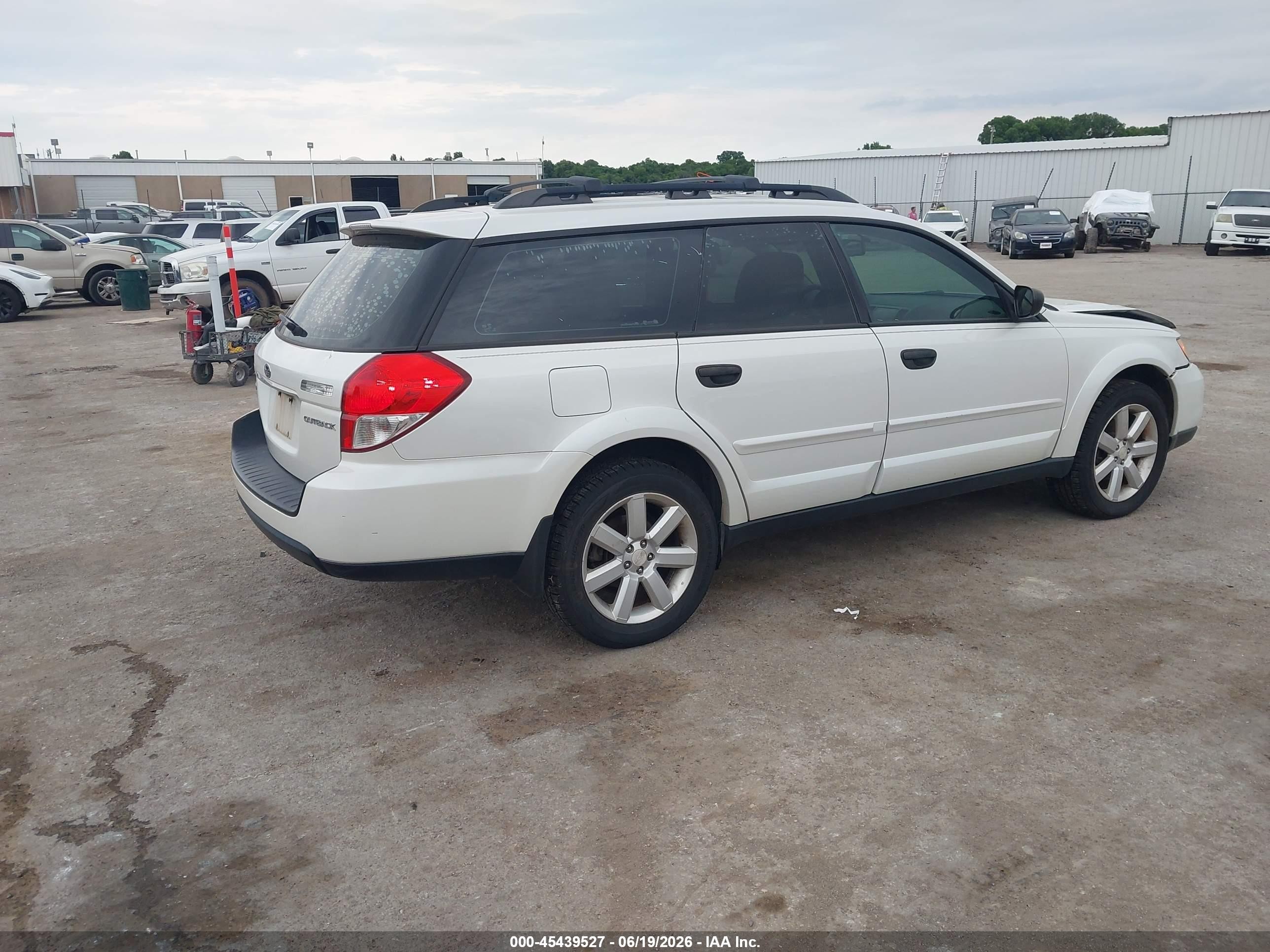 2009 Subaru Outback 2.5i White vin: 4S4BP61C297330206