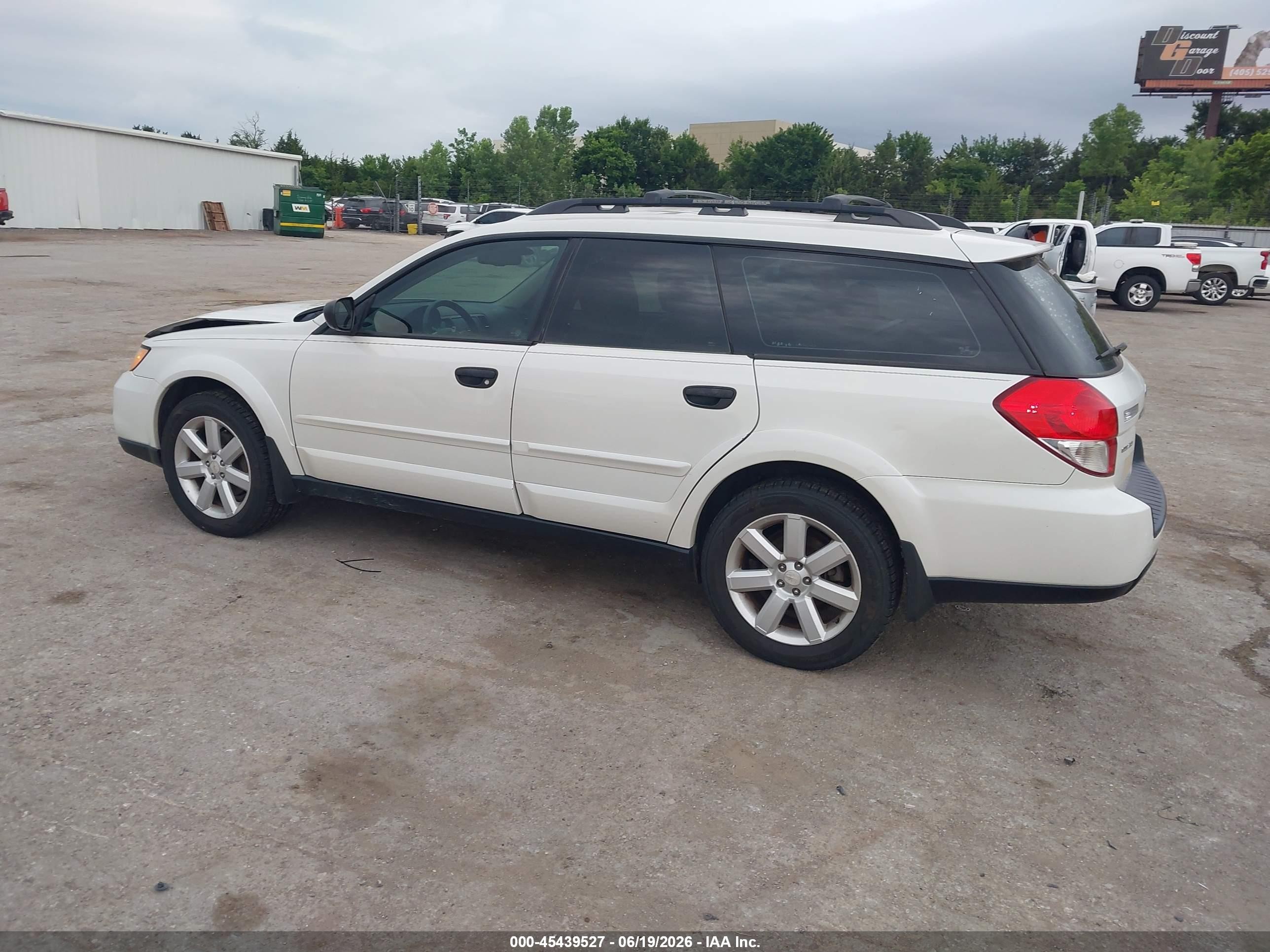 2009 Subaru Outback 2.5i White vin: 4S4BP61C297330206